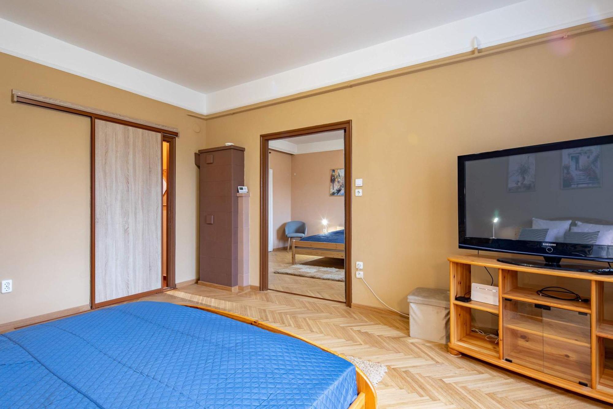 - Free Parking - * Budapest