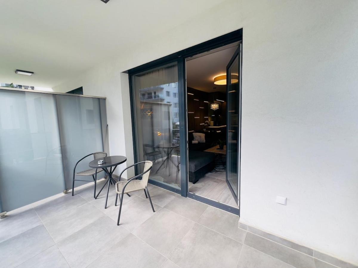 Karzo Lu 203 Free Garage Apartment