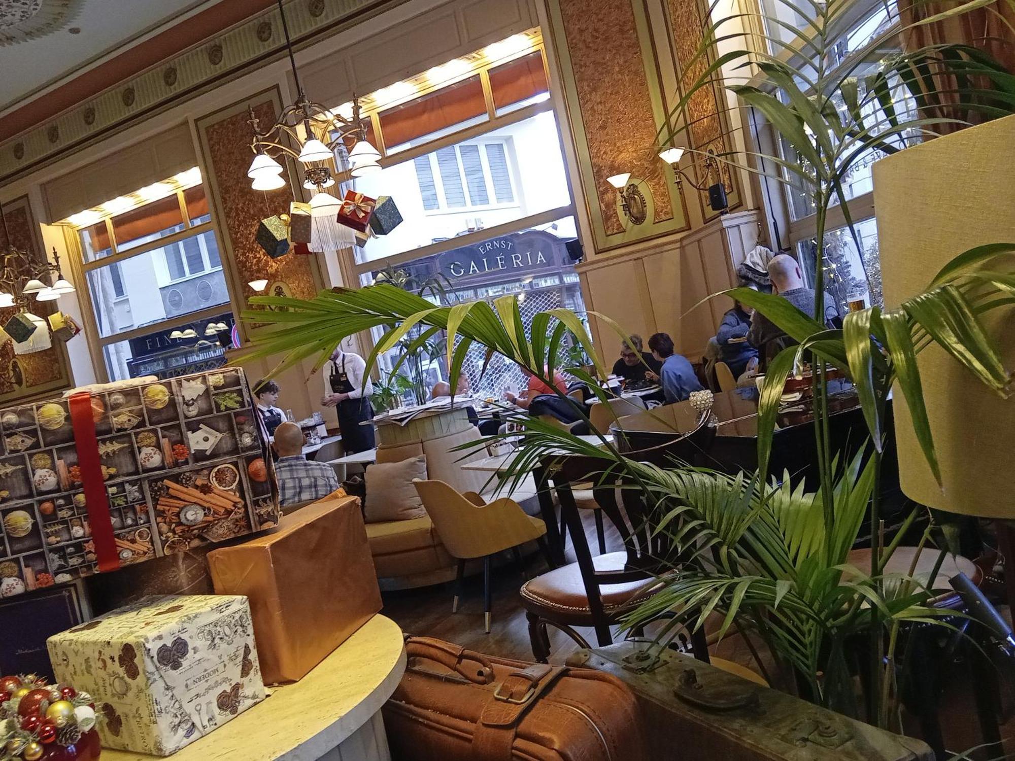 Chic Cozy Quiet Deluxe Citycenter In Astoria With Ac * Budapest