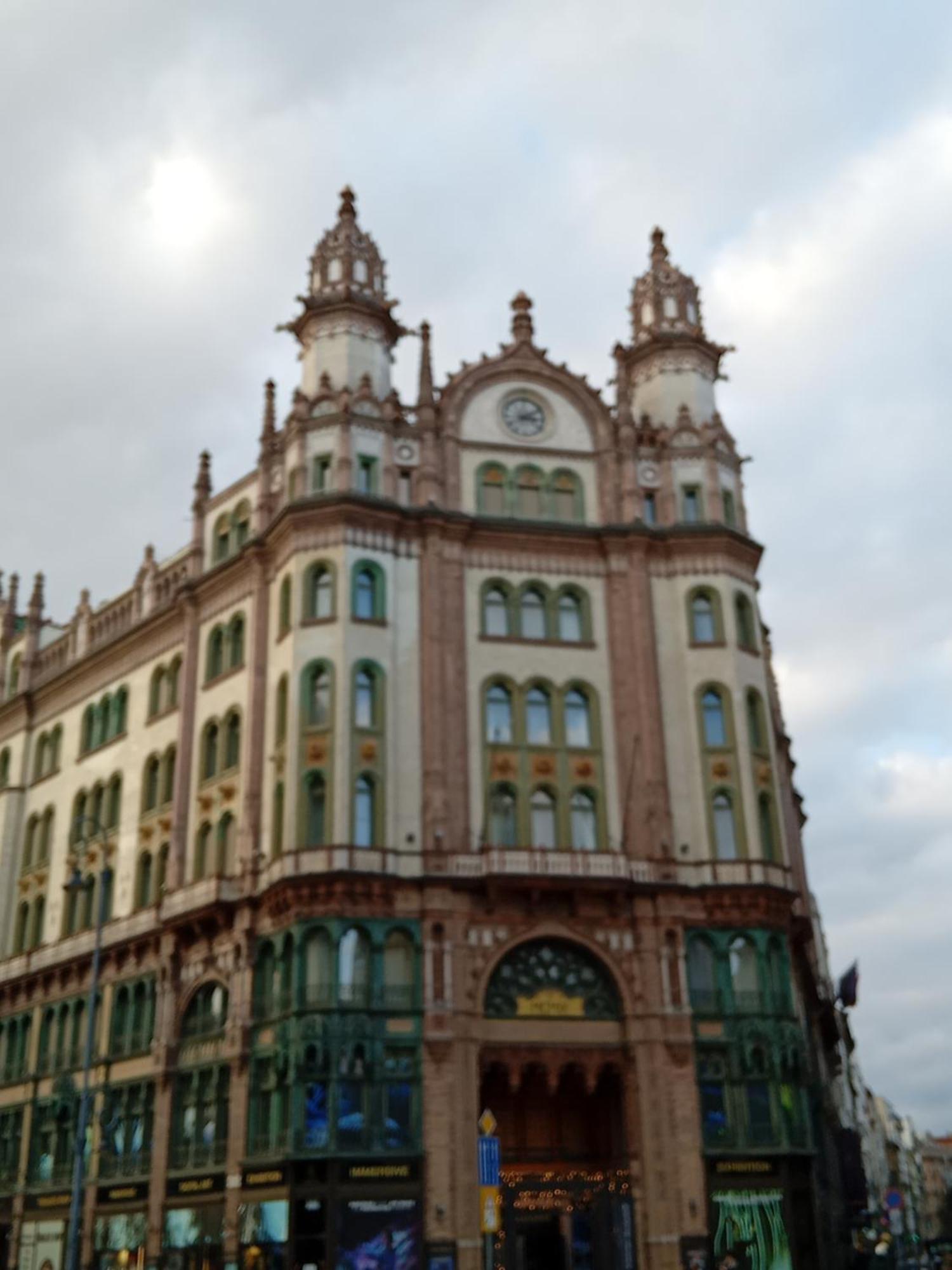 Chic Cozy Quiet Deluxe Citycenter In Astoria With Ac Budapest