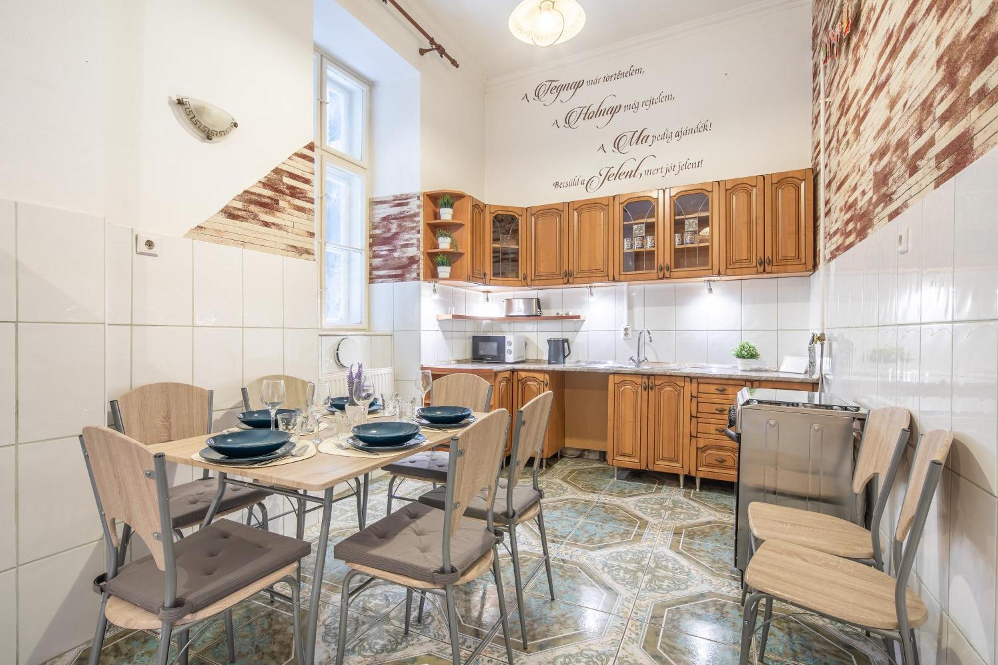 Metropolitan Retreat Blaha Square Budapest