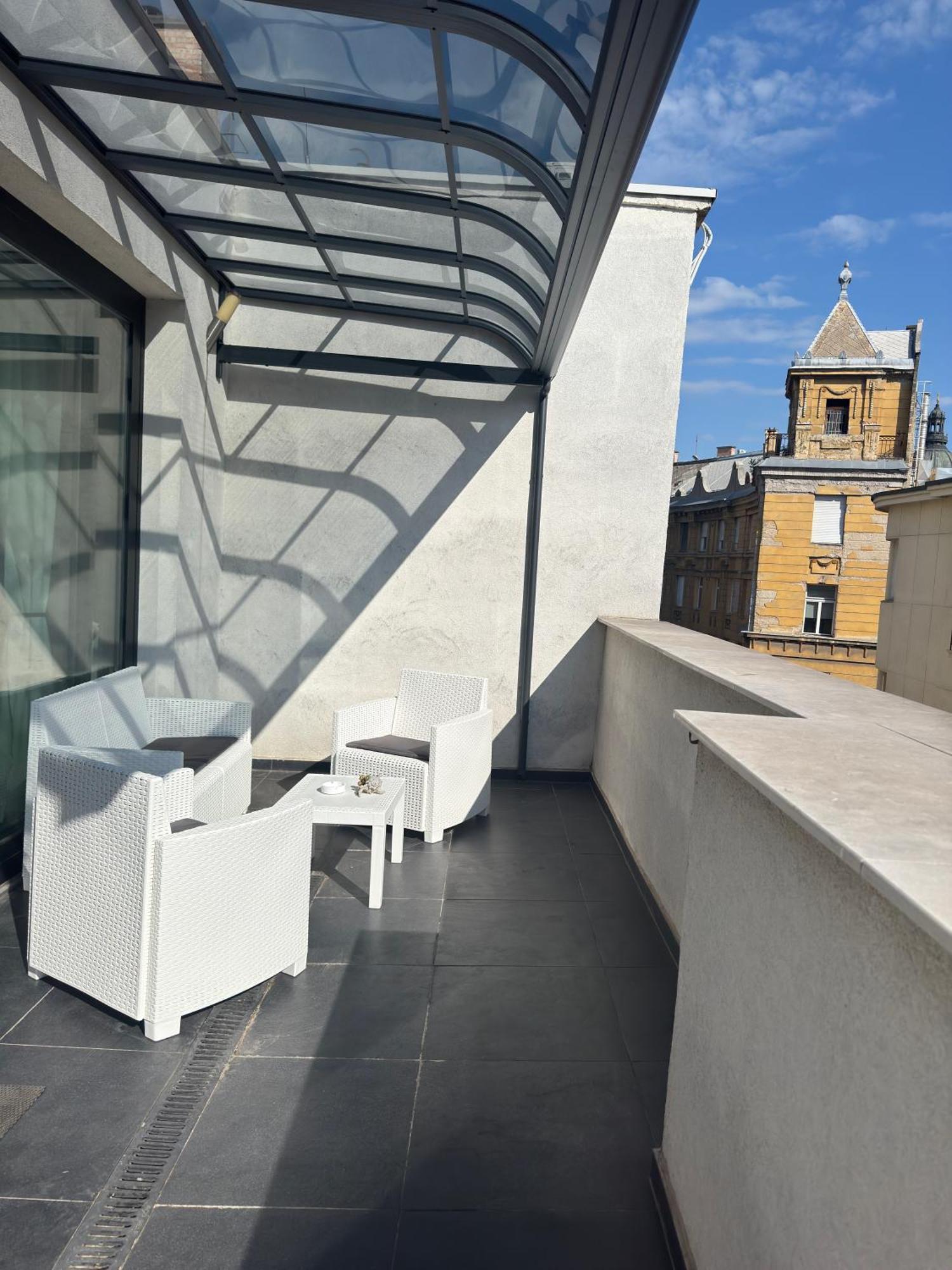 Center Penthouse Apartman *