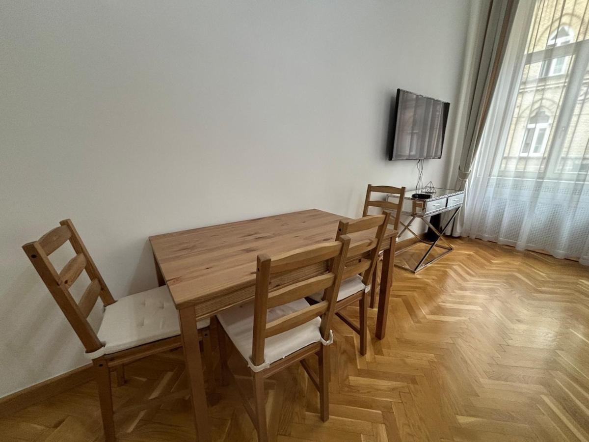 2-bedroom Flat With Ac And Garage Near Westend * Budapest