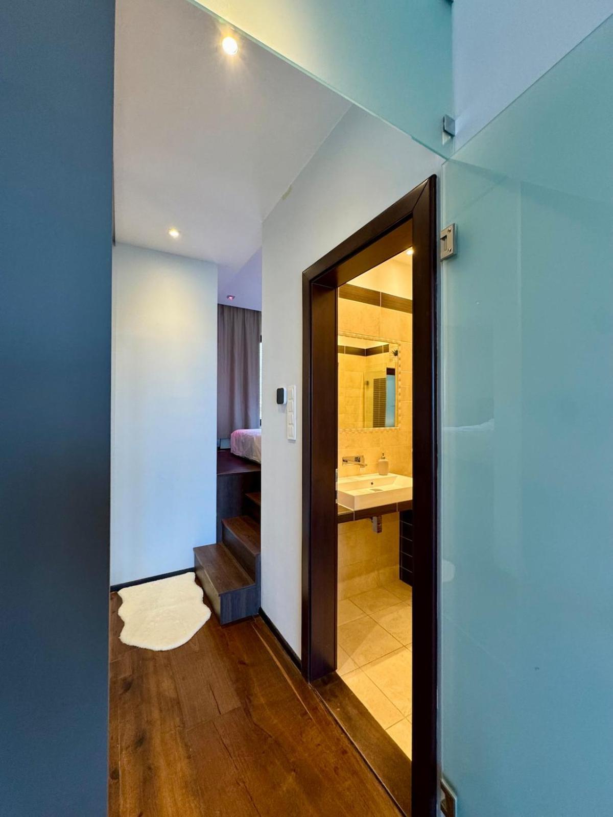 Panoramic Views - Luxury Downtown Budapest