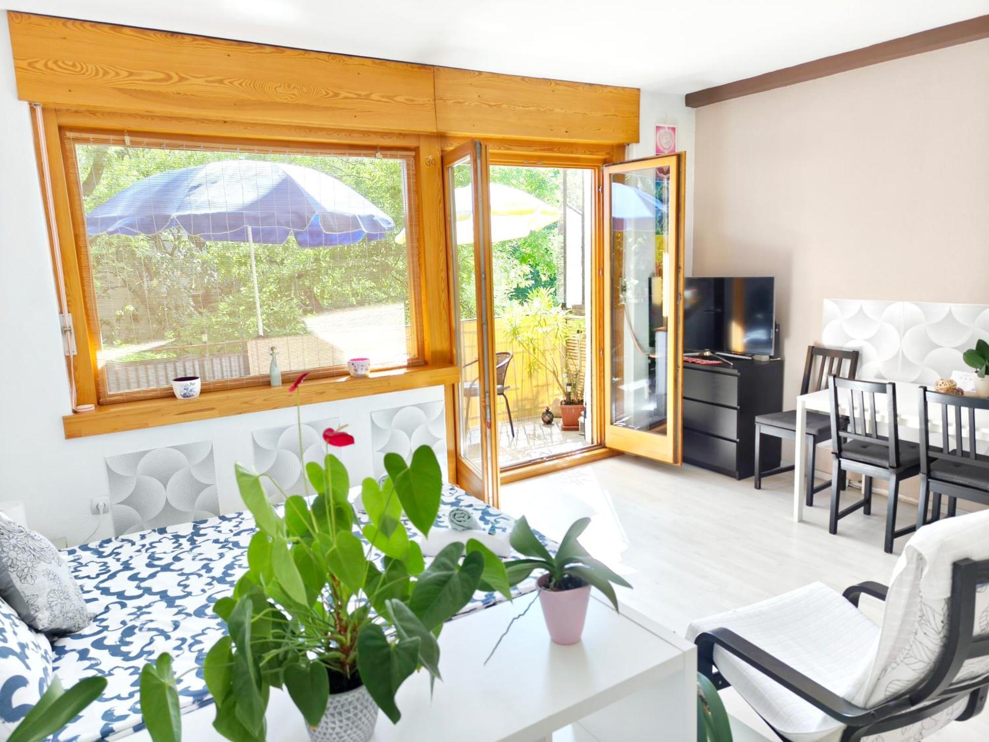 Homestay Free Parking, Balcony, Near To Park