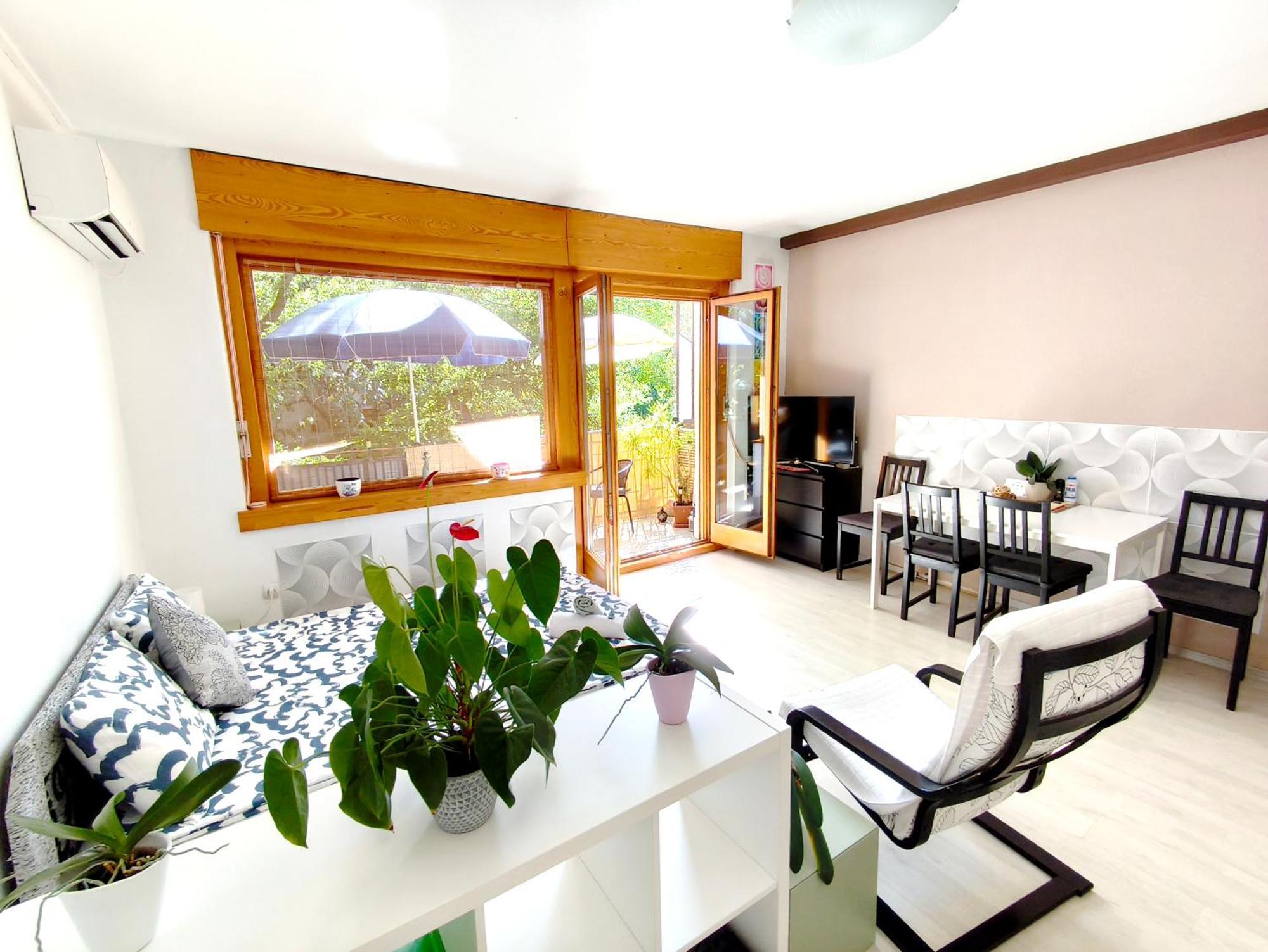 Free Parking, Balcony, Near To Park Ubytovanie v rodine Budapest