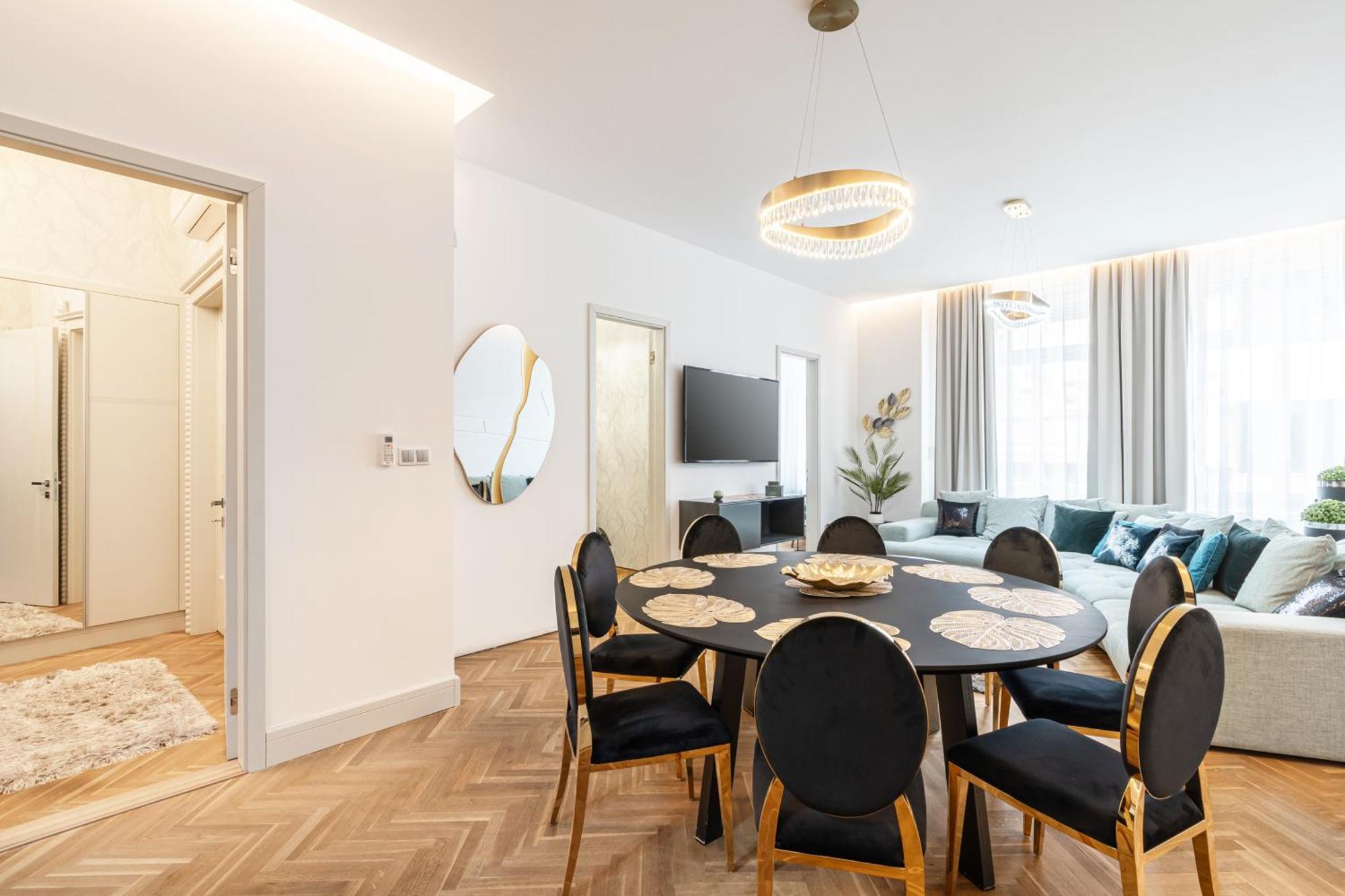 Four Bedrooms Luxury Design Apartment At Fashion Street Appartement Budapest