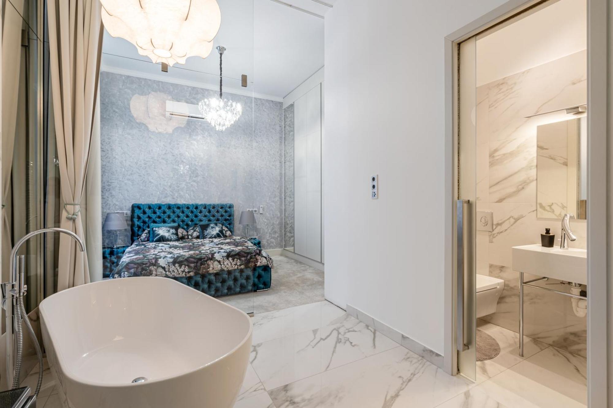 Four Bedrooms Luxury Design Apartment At Fashion Street *