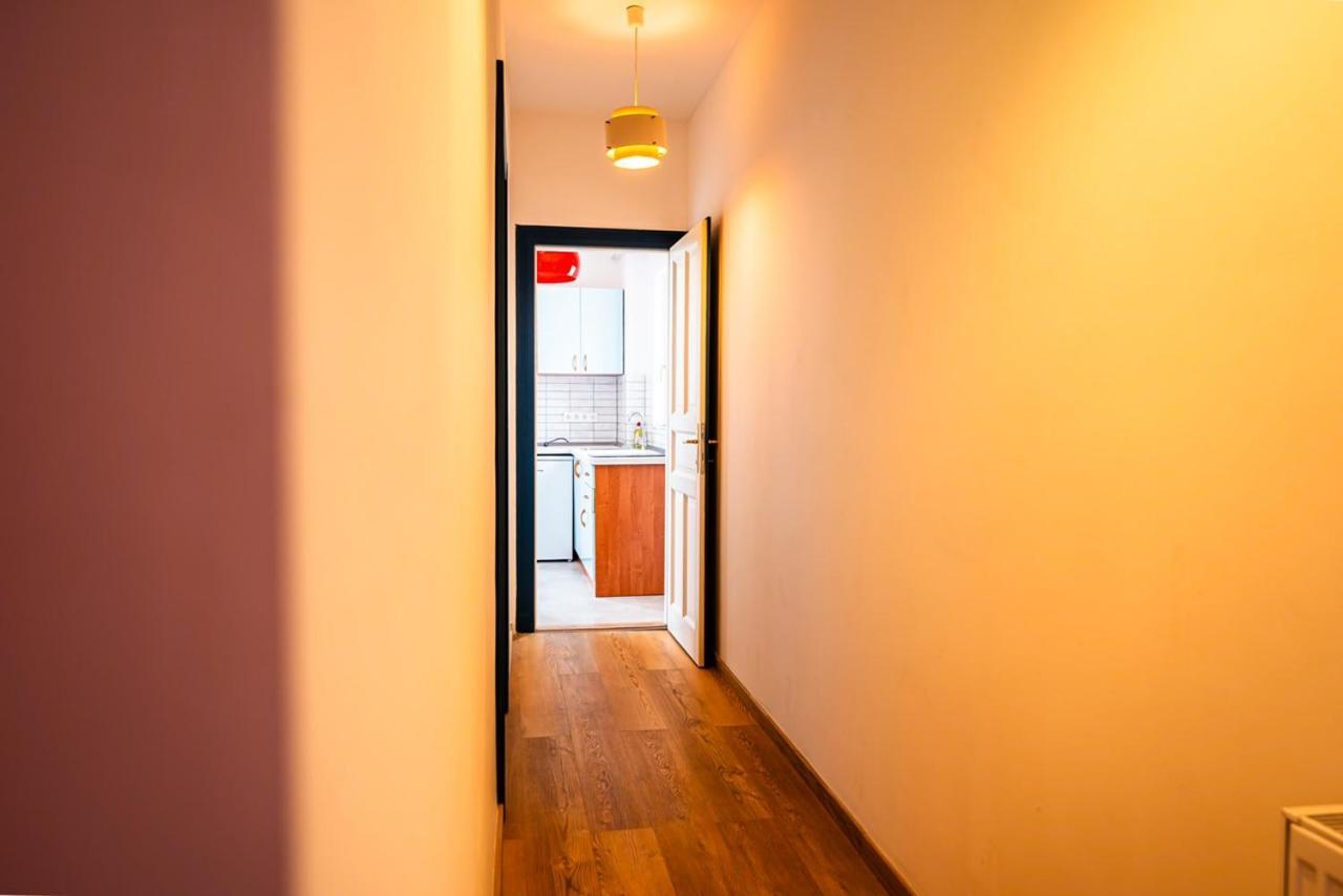 Artsy Loft Downtown 1 *
