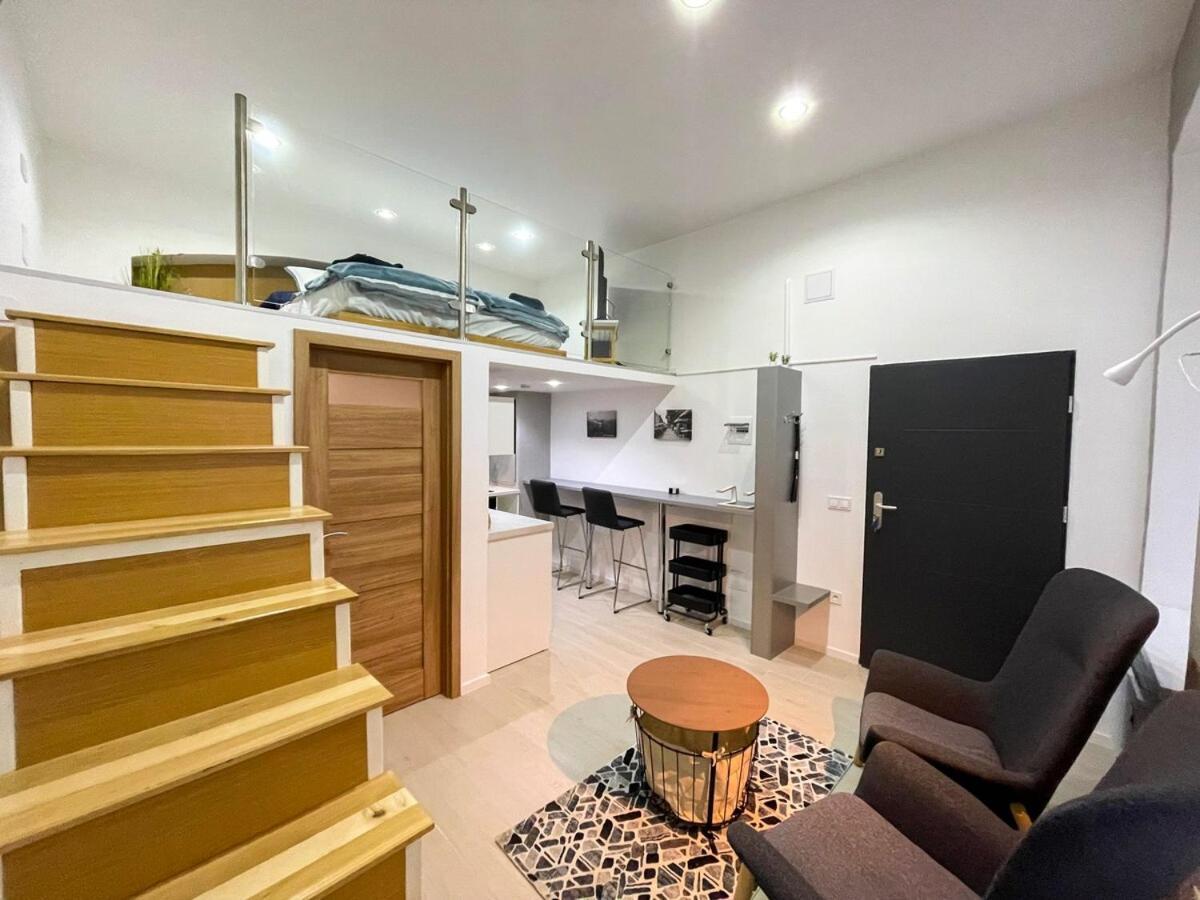 Stylish Quiet W Cheap Parking Closeby Lejlighed