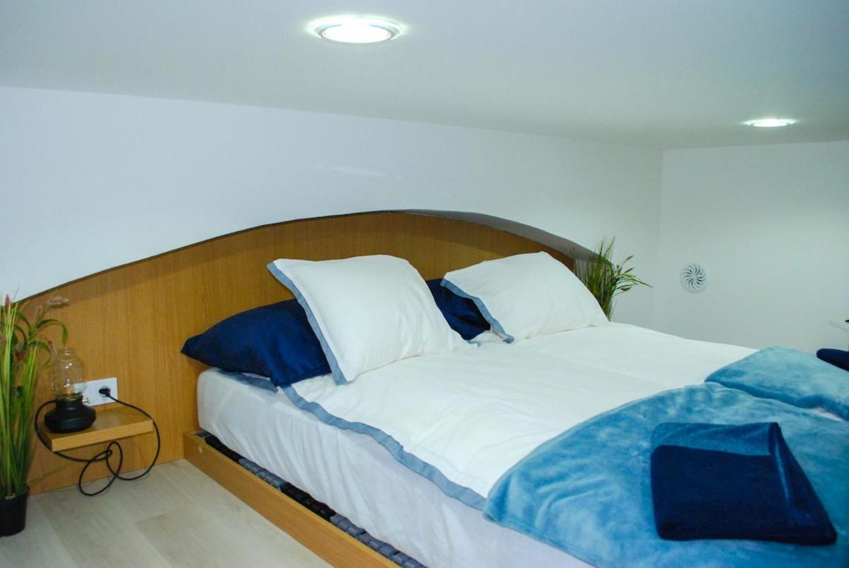 Stylish Quiet W Cheap Parking Closeby *