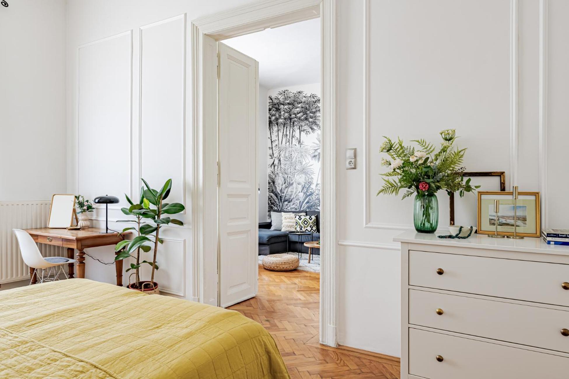 Classic Elegance With Synagogue View By Astoria