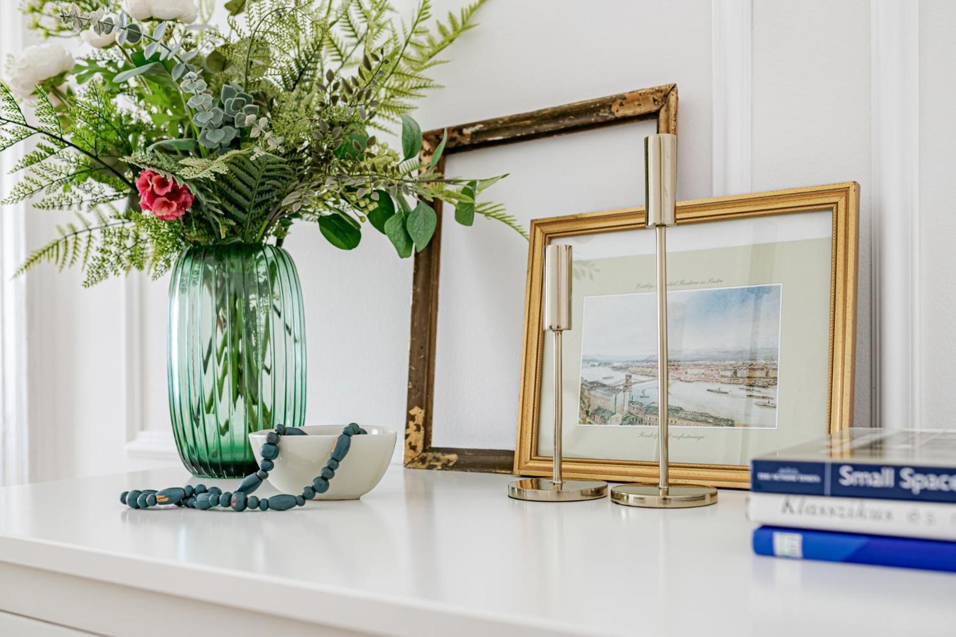 Classic Elegance With Synagogue View By Astoria