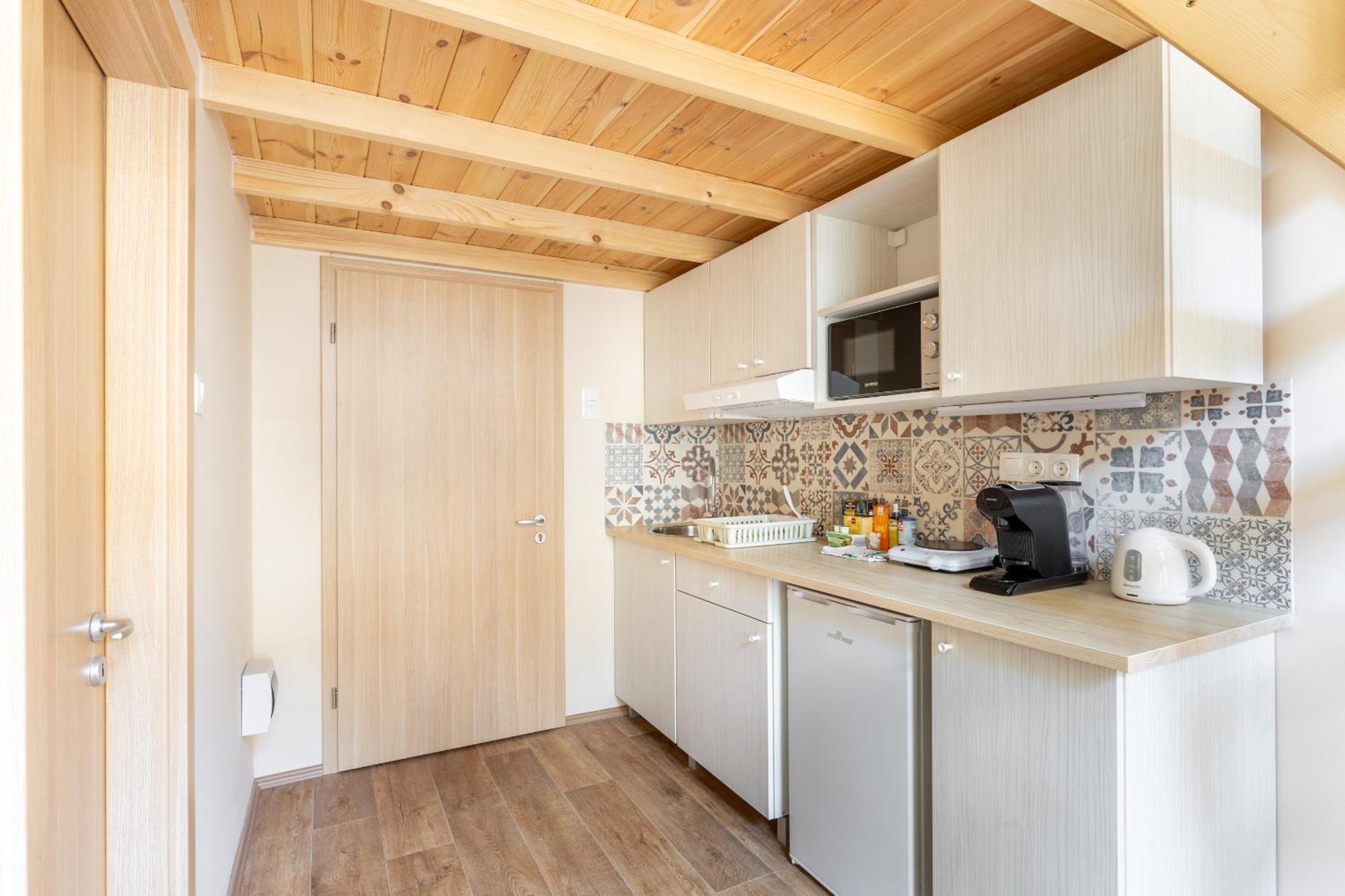 Central Mezzanine Apartments With Ac At Keleti Railways Long-Term