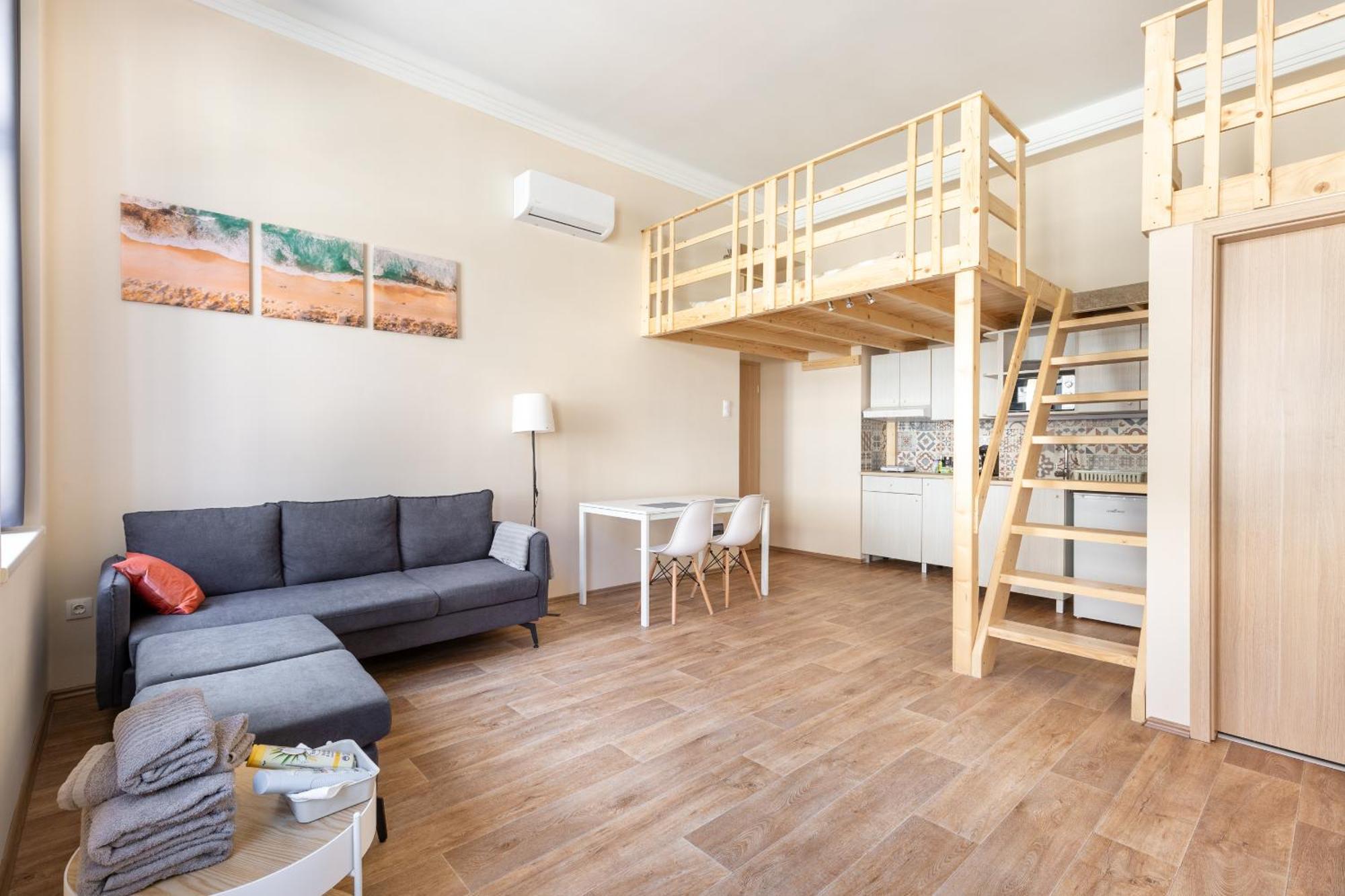 Central Mezzanine Apartments With Ac At Keleti Railways Long-Term Apartamento *