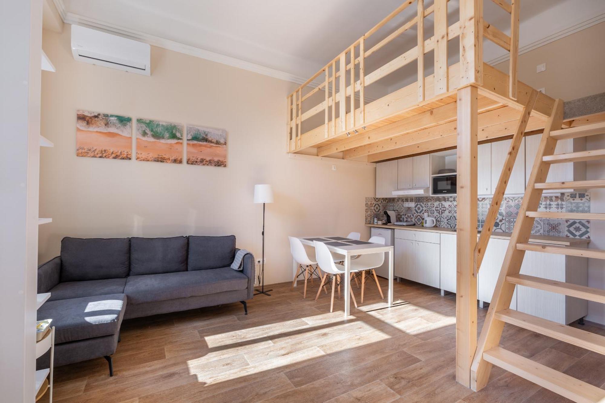 Appartement Central Mezzanine Apartments With Ac At Keleti Railways Long-Term