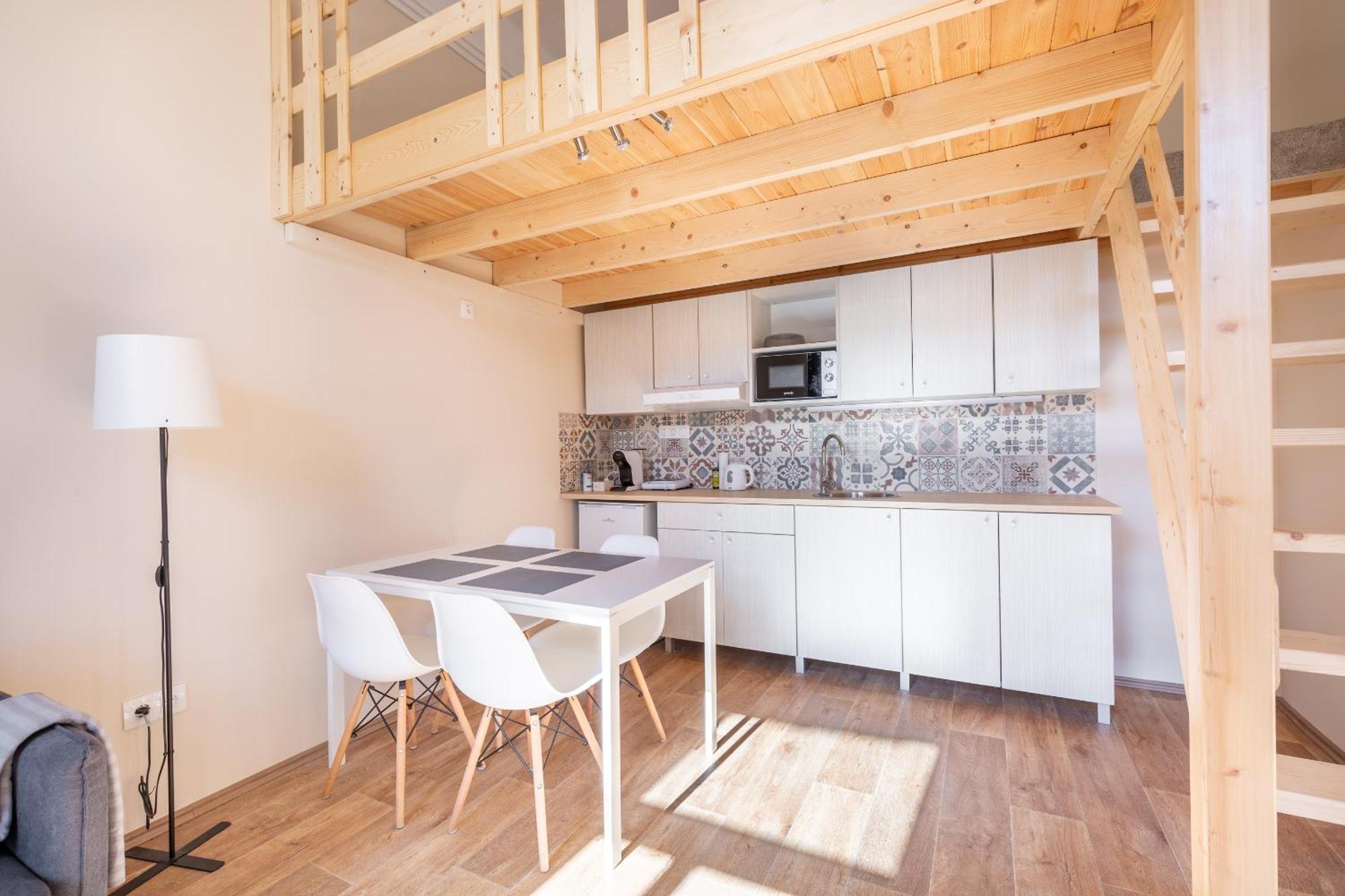Appartement Central Mezzanine Apartments With Ac At Keleti Railways Long-Term *