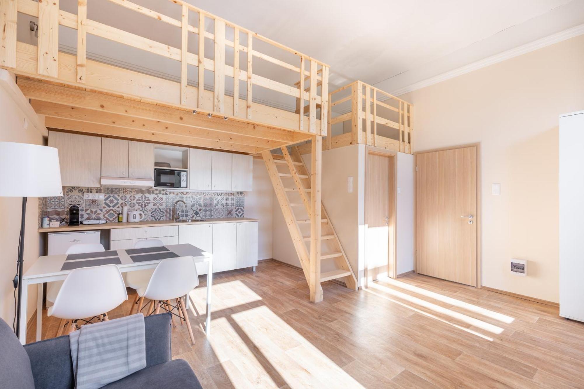 Central Mezzanine Apartments With Ac At Keleti Railways Long-Term Appartement *
