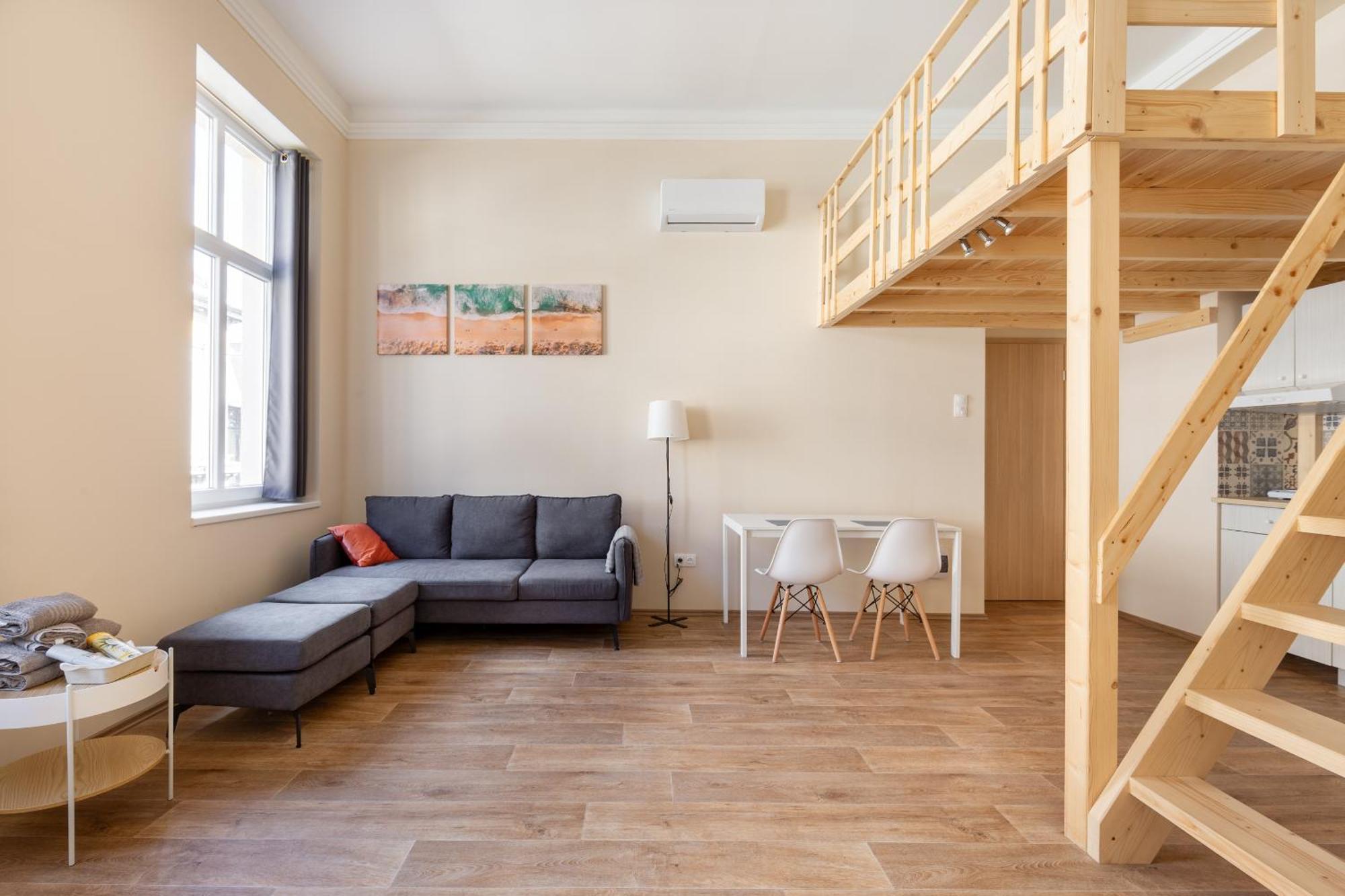 Apartamento Central Mezzanine Apartments With Ac At Keleti Railways Long-Term *