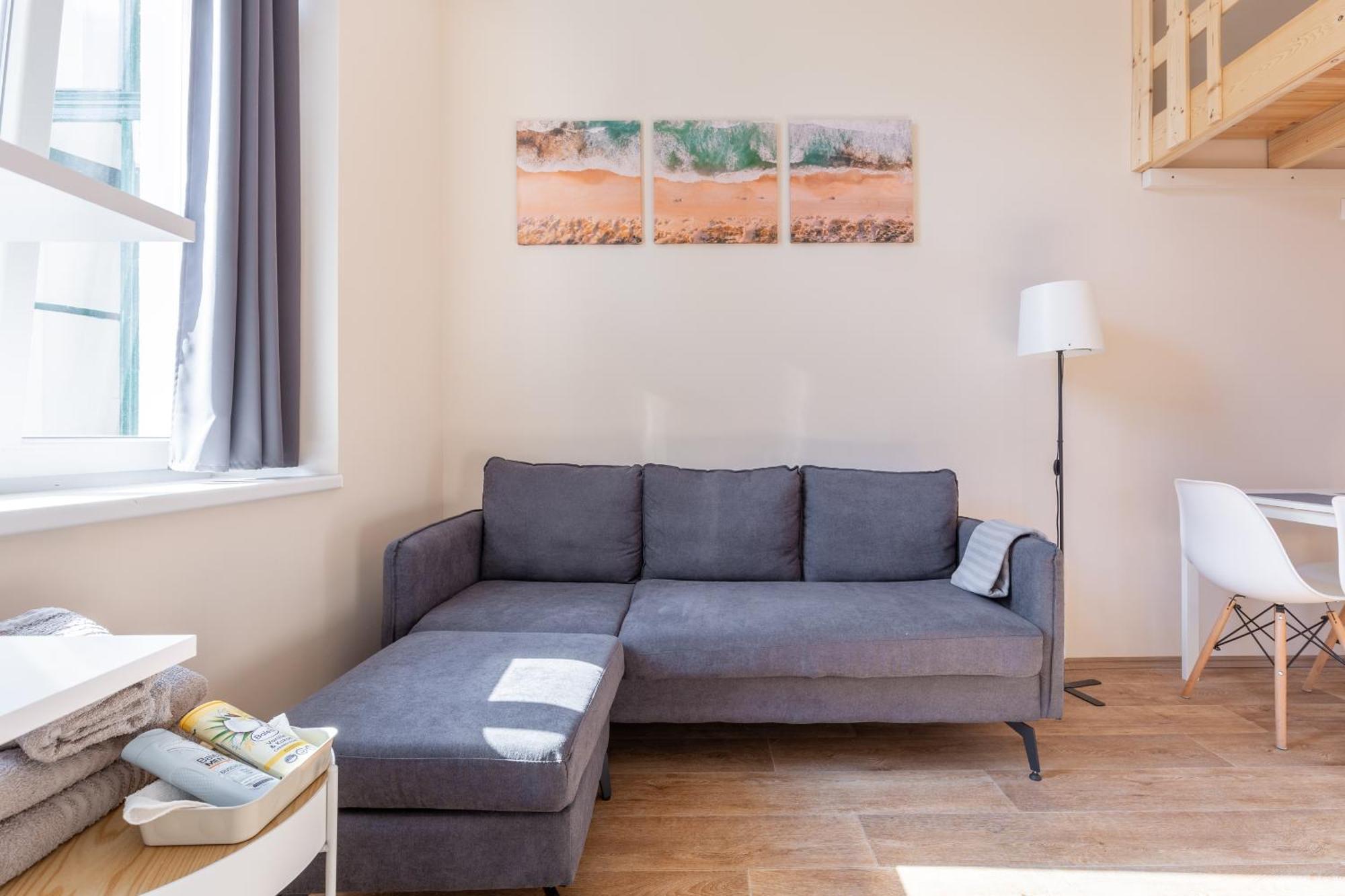 Central Mezzanine Apartments With Ac At Keleti Railways Long-Term *