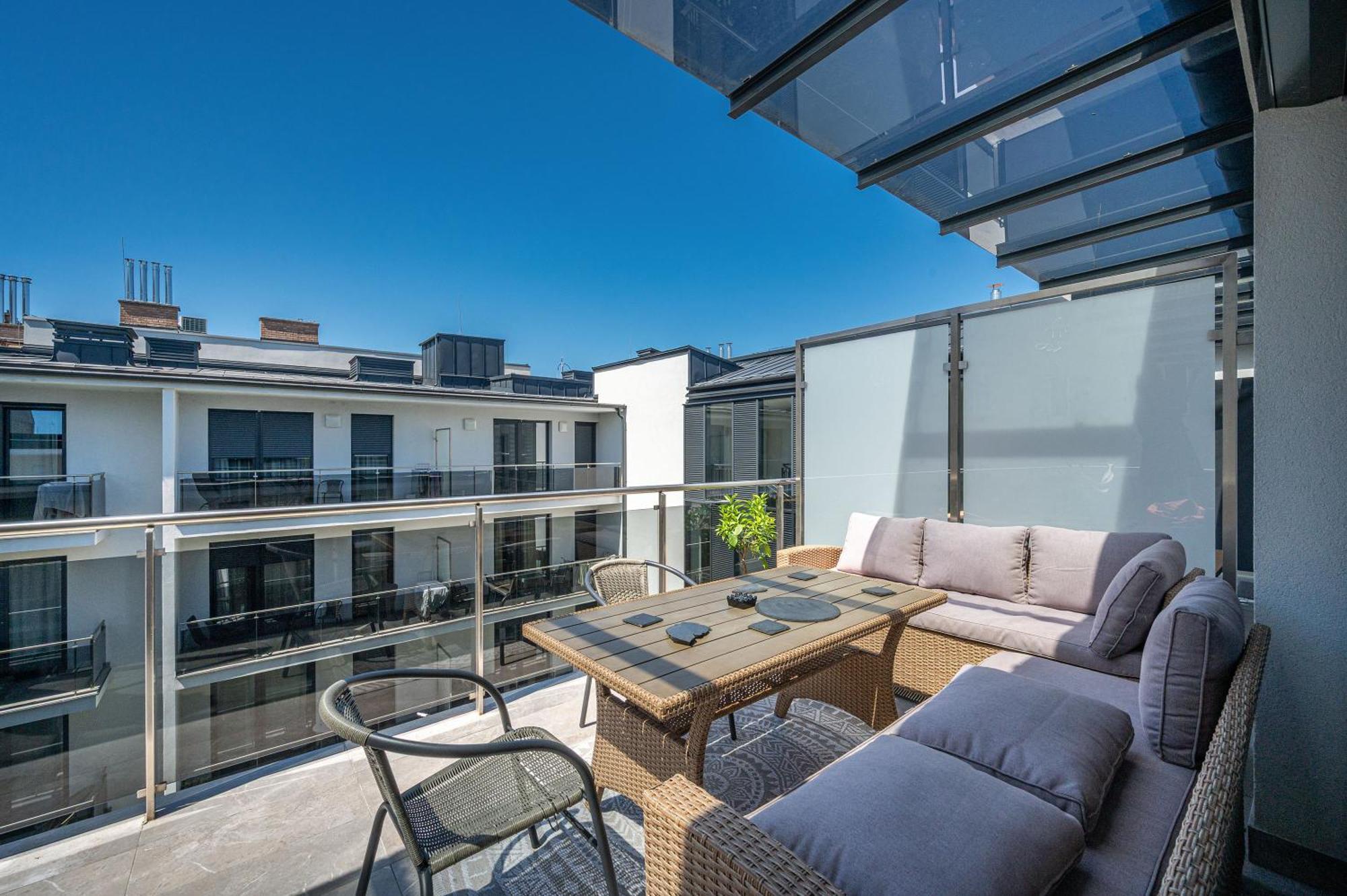 Apartamento Luxury Penthouse W Garage - Centre *