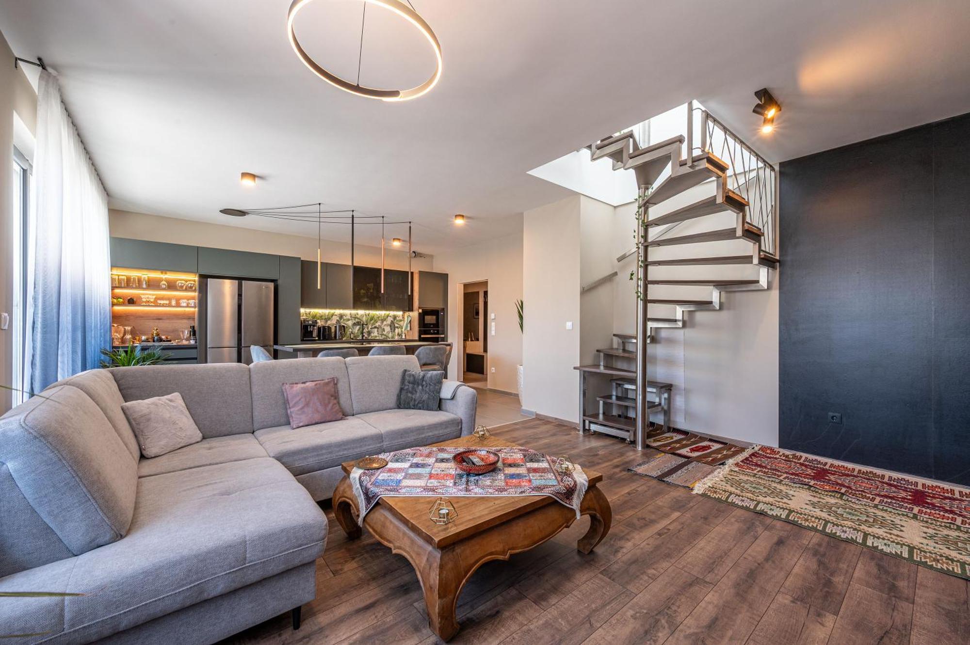 Luxury Penthouse W Garage - Centre