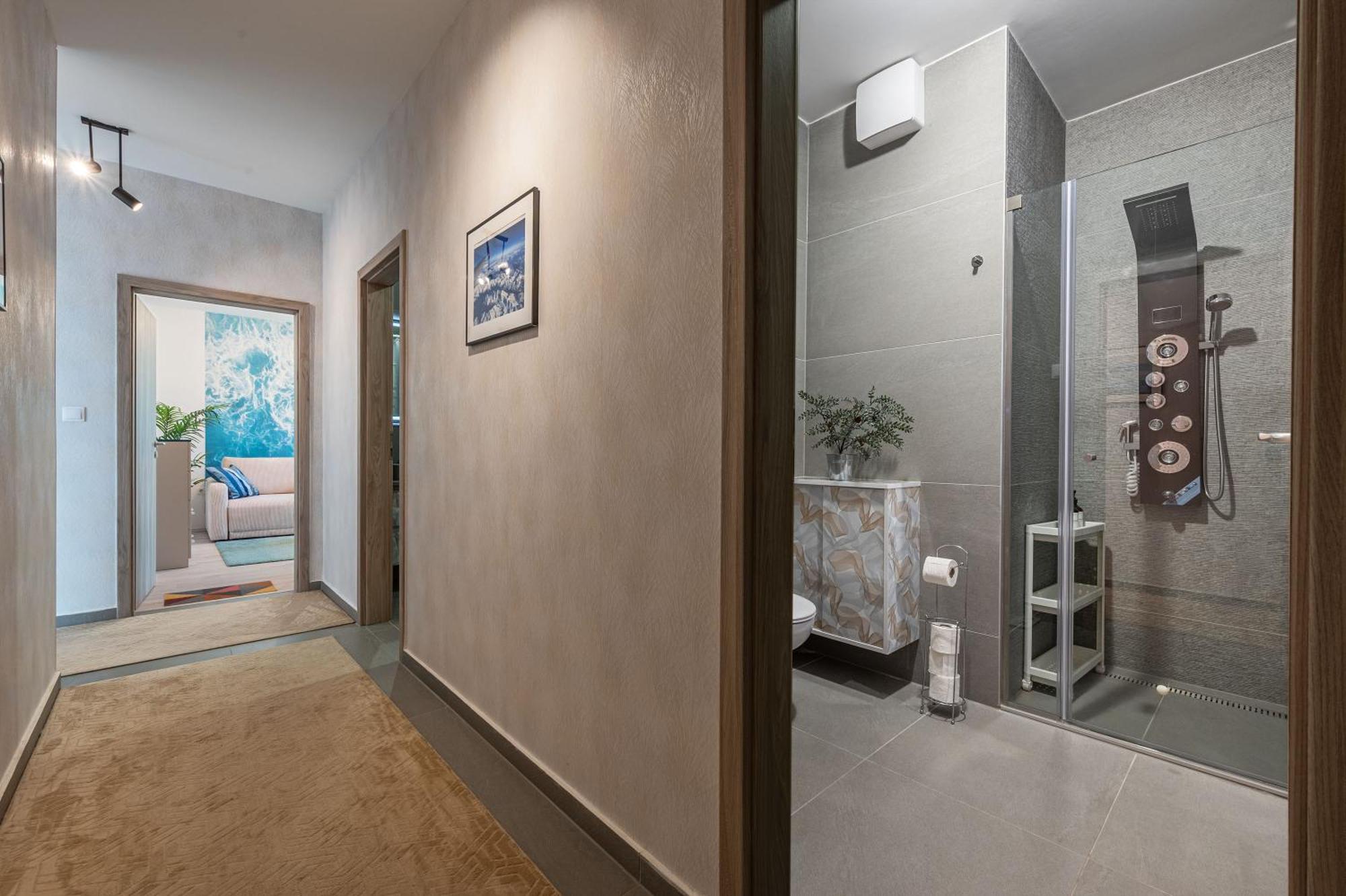 Apartamento Luxury Penthouse W Garage - Centre *