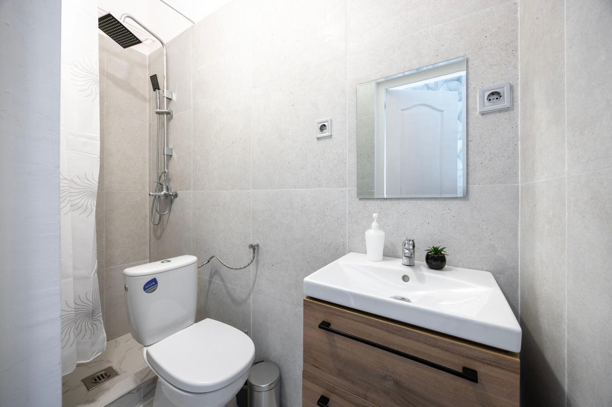 Spacious 4 Bdr, 4 Bthr In The Center Of Budapeszt