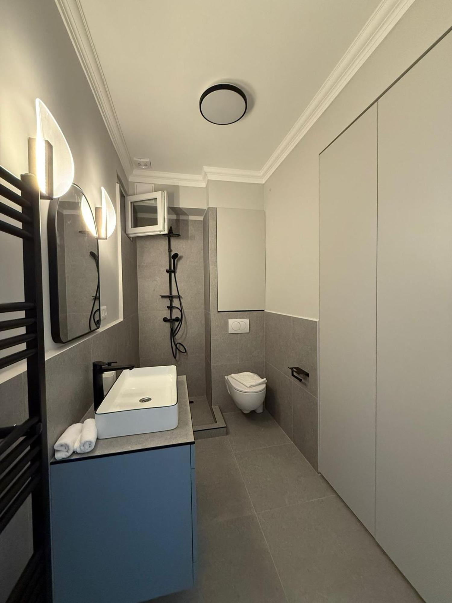 3br Modern For 8 Brand New Apartment *