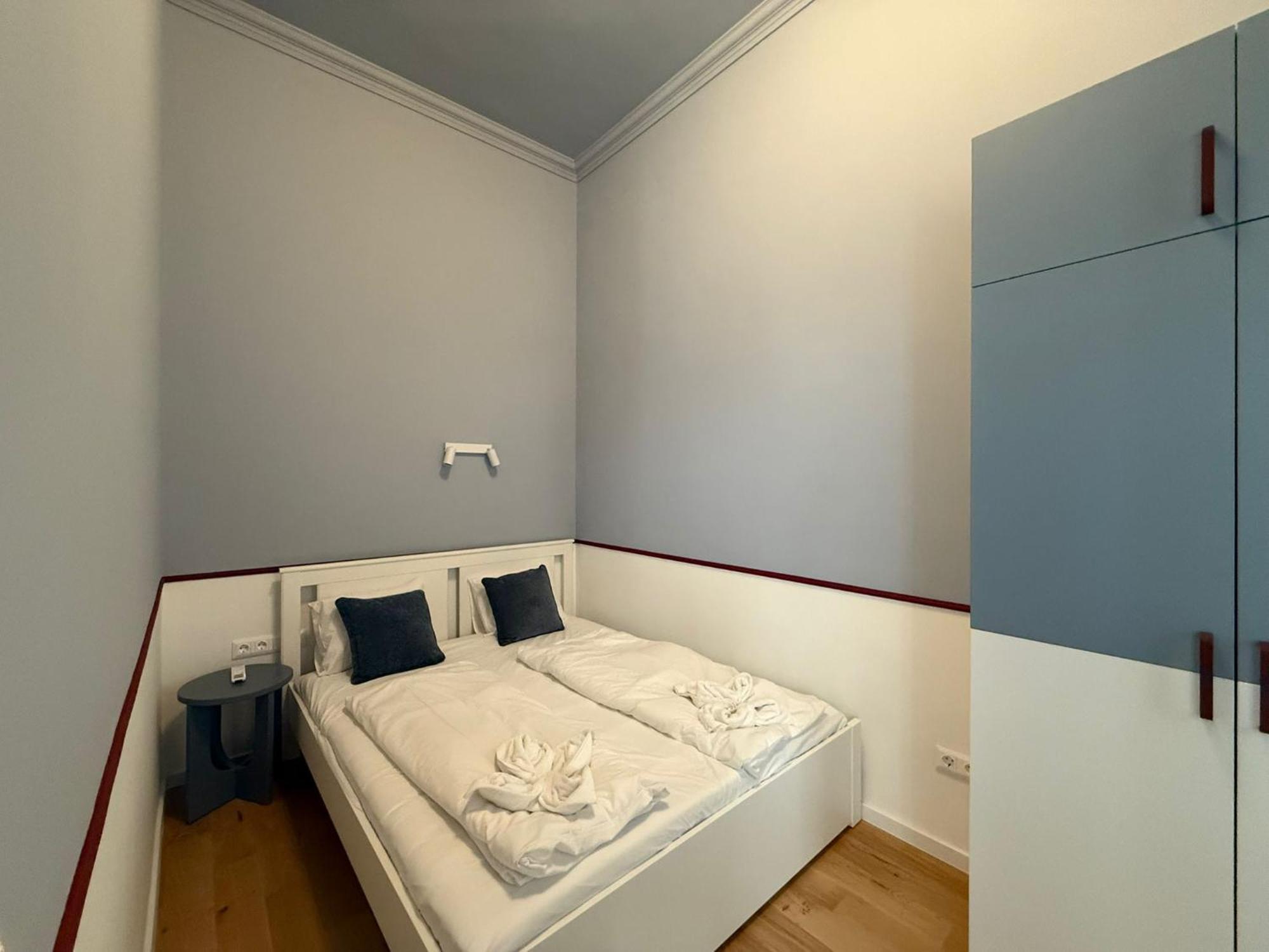 3br Modern For 8 Brand New *