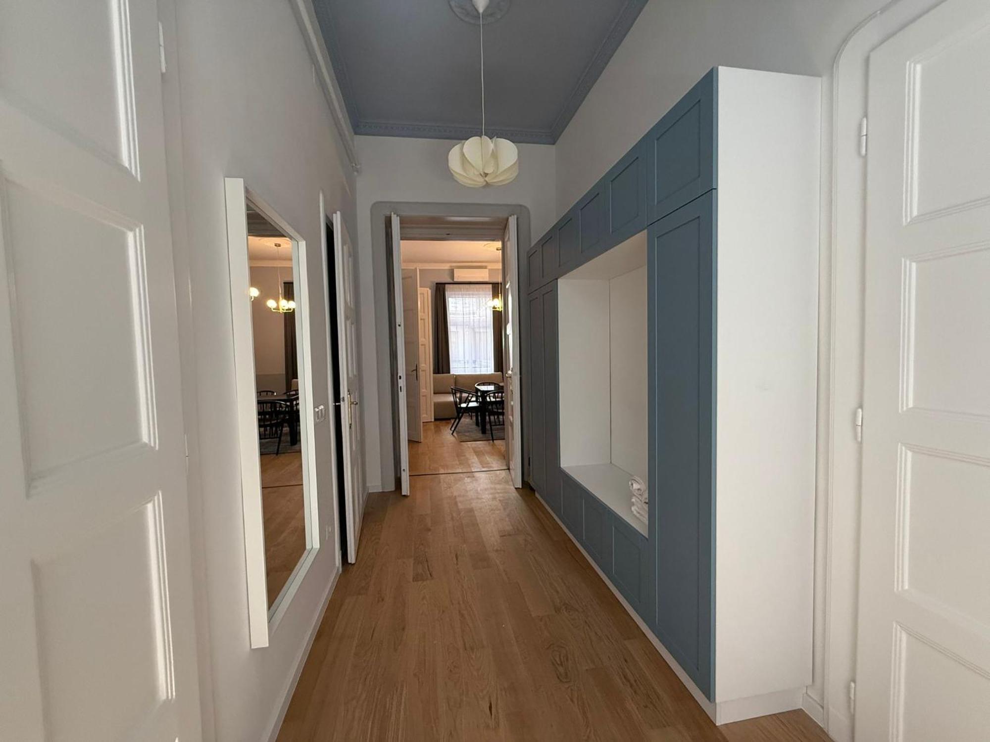 3br Modern For 8 Brand New