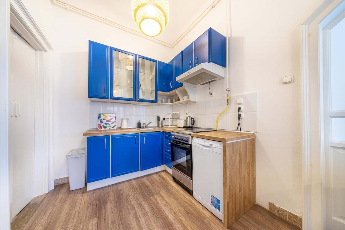 Apartment Sassoon - 2-bedroom Elegant Airy At Deak Ter *