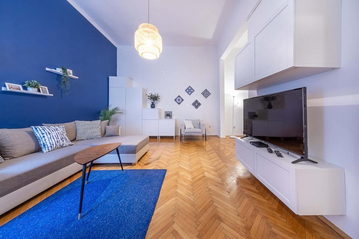 Apartment Sassoon - 2-bedroom Elegant Airy At Deak Ter Budapest