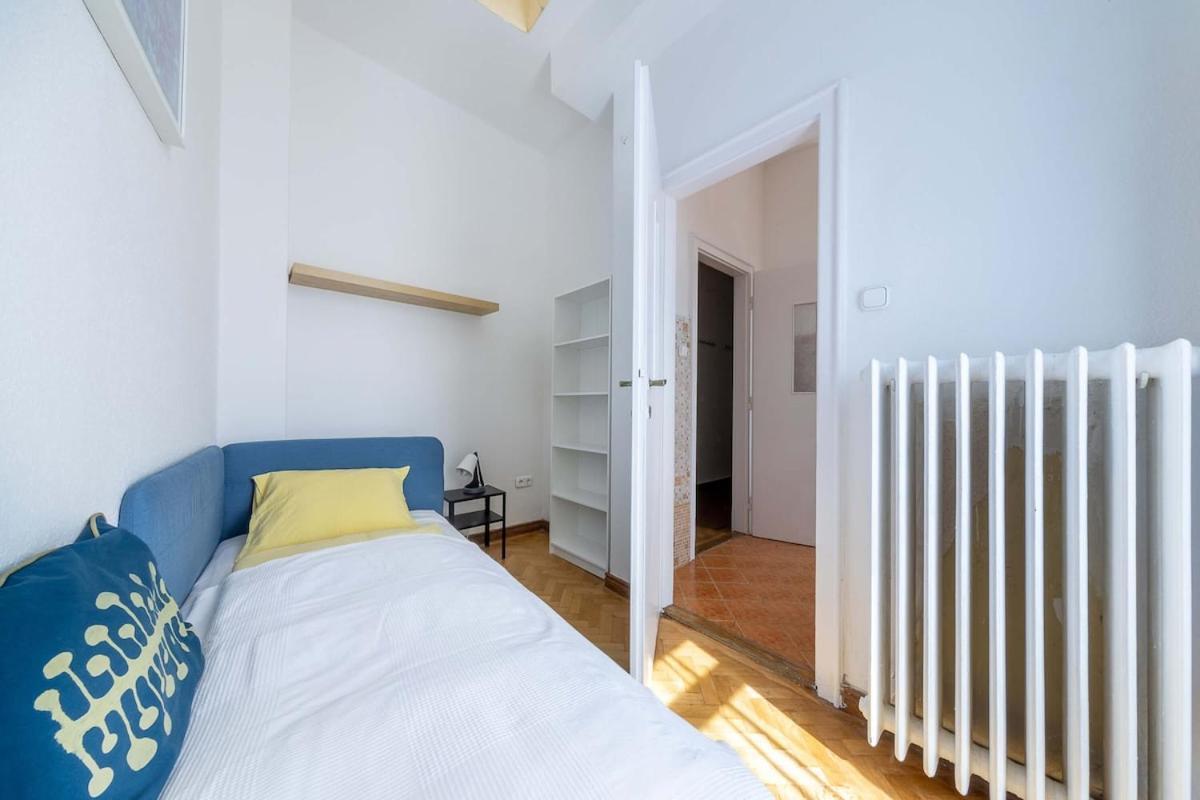 Brand New Fakes-two Balconies Above The Citycenter Apartmán Budapest
