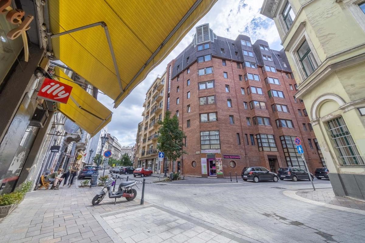 Apartamento Brand New Fakes-two Balconies Above The Citycenter