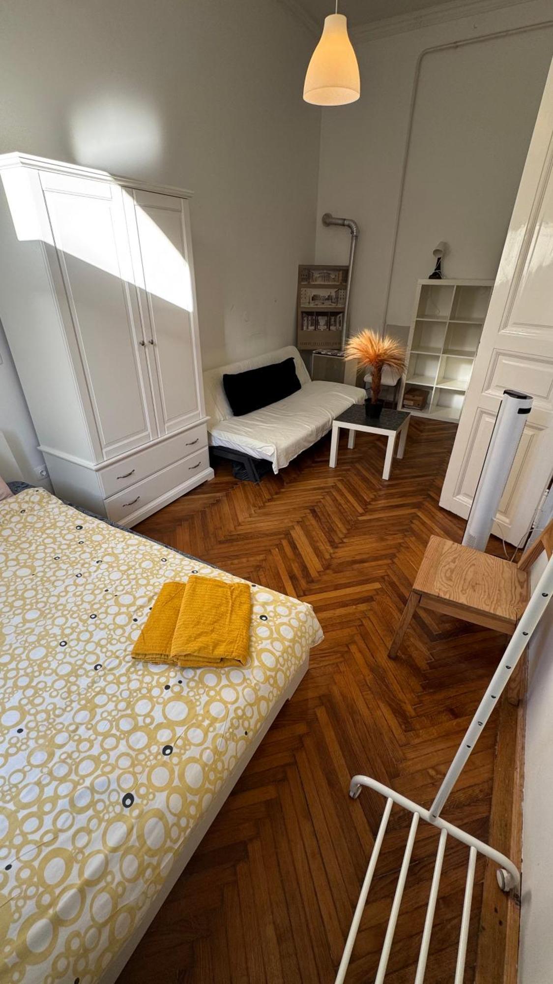 Apartment 5