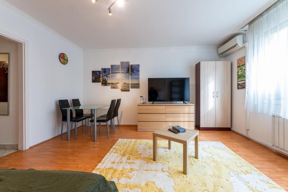 Ernest Apartment
