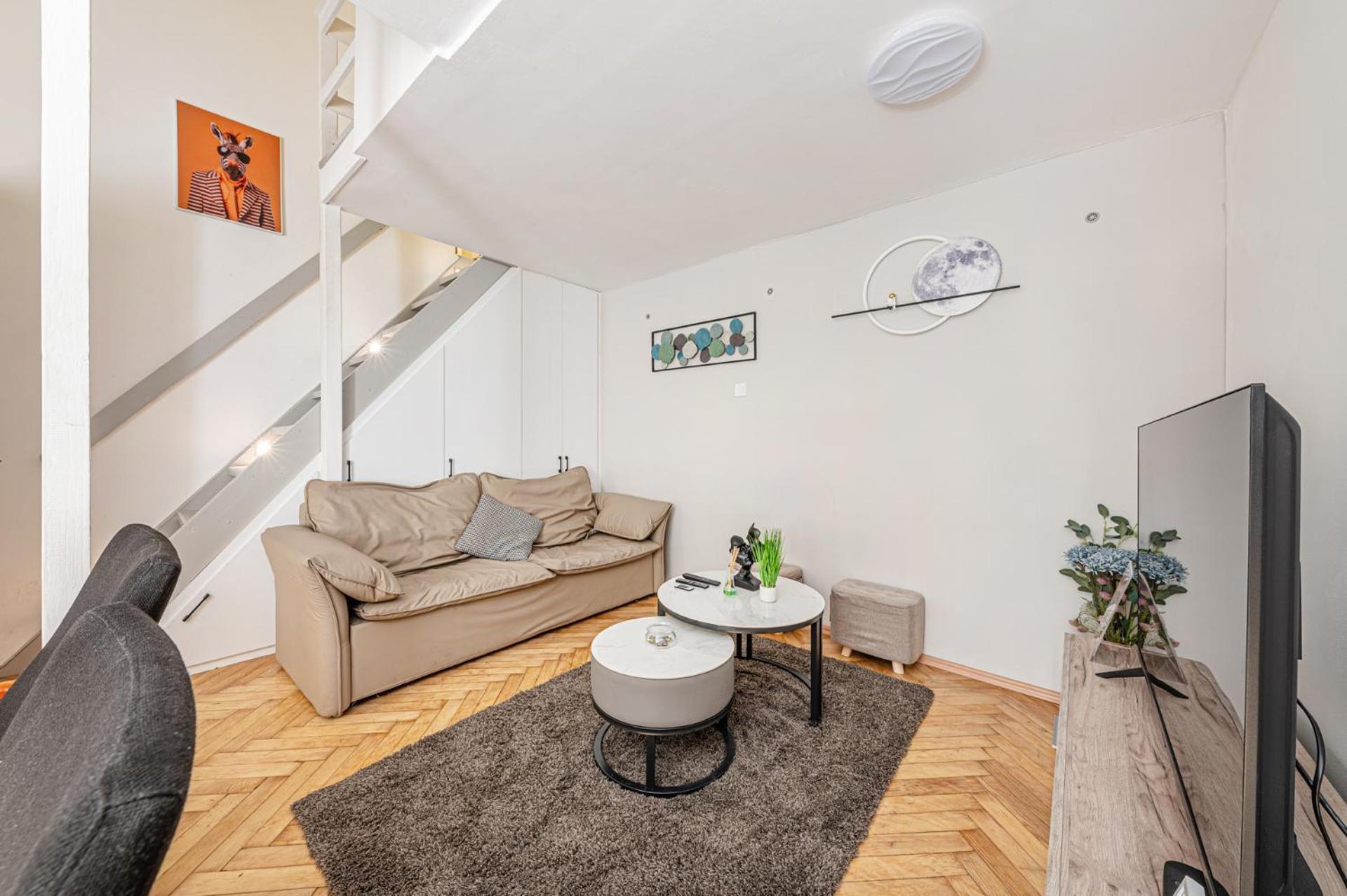 Westend Loft Chic 2br W Ac By Nyugati & M3 Metro Boedapest