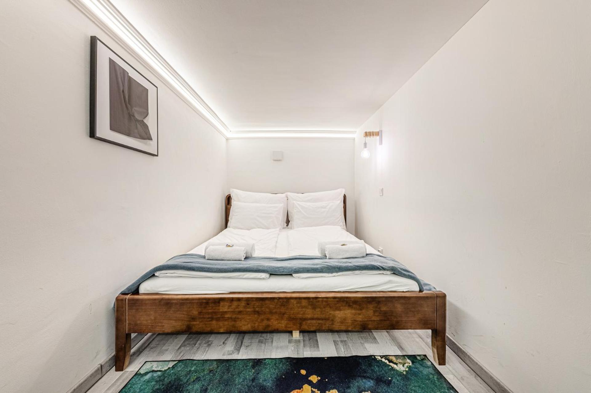 Westend Loft Chic 2br W Ac By Nyugati & M3 Metro * Boedapest