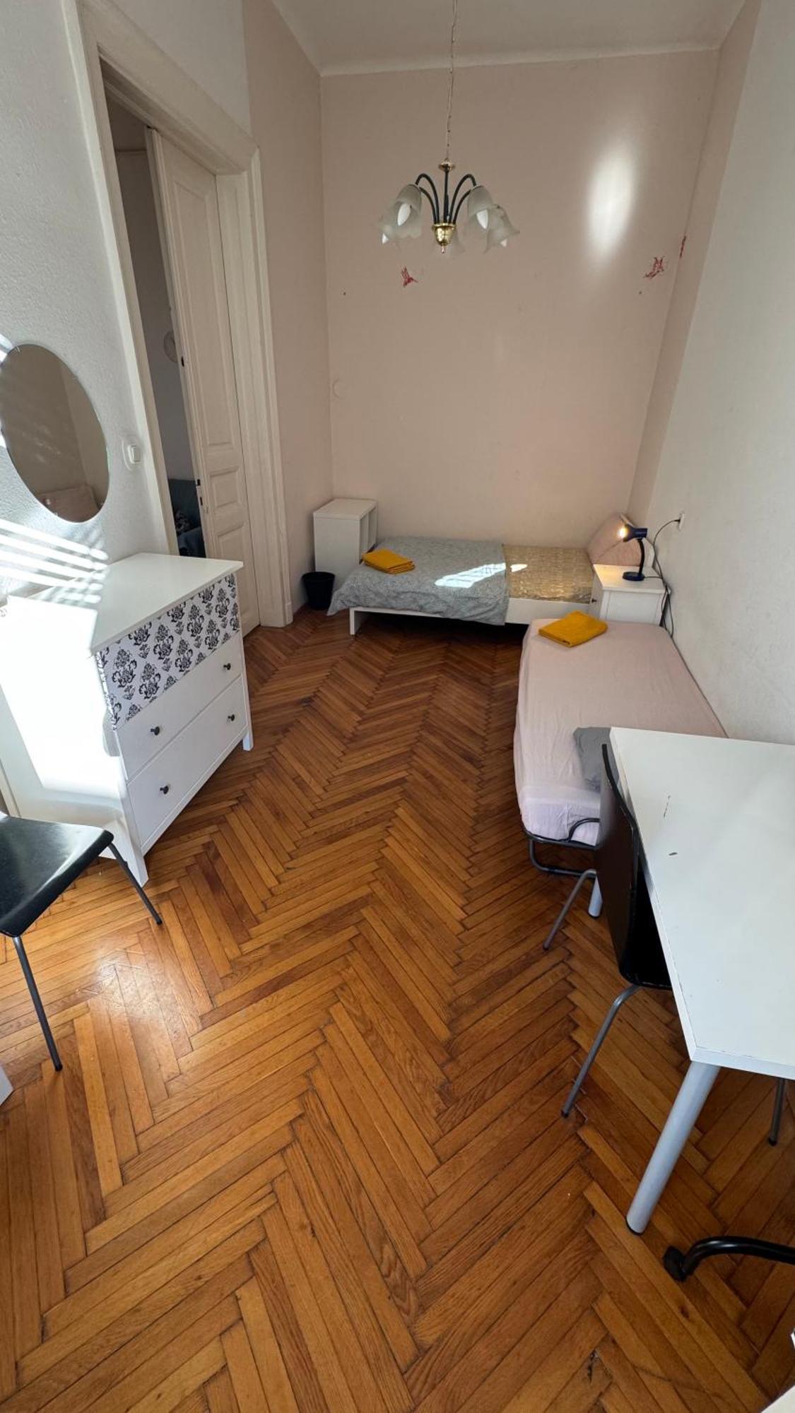 5 Apartment *