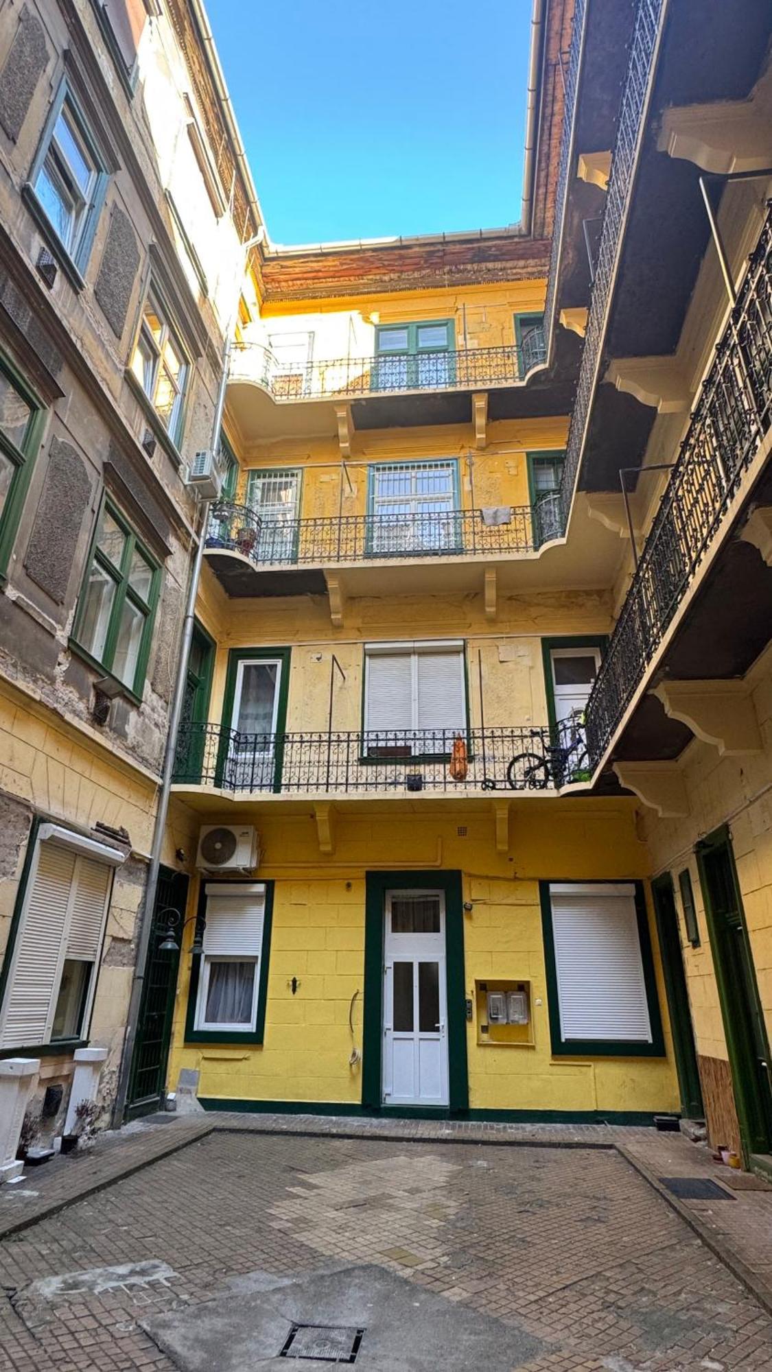 5 Apartment *