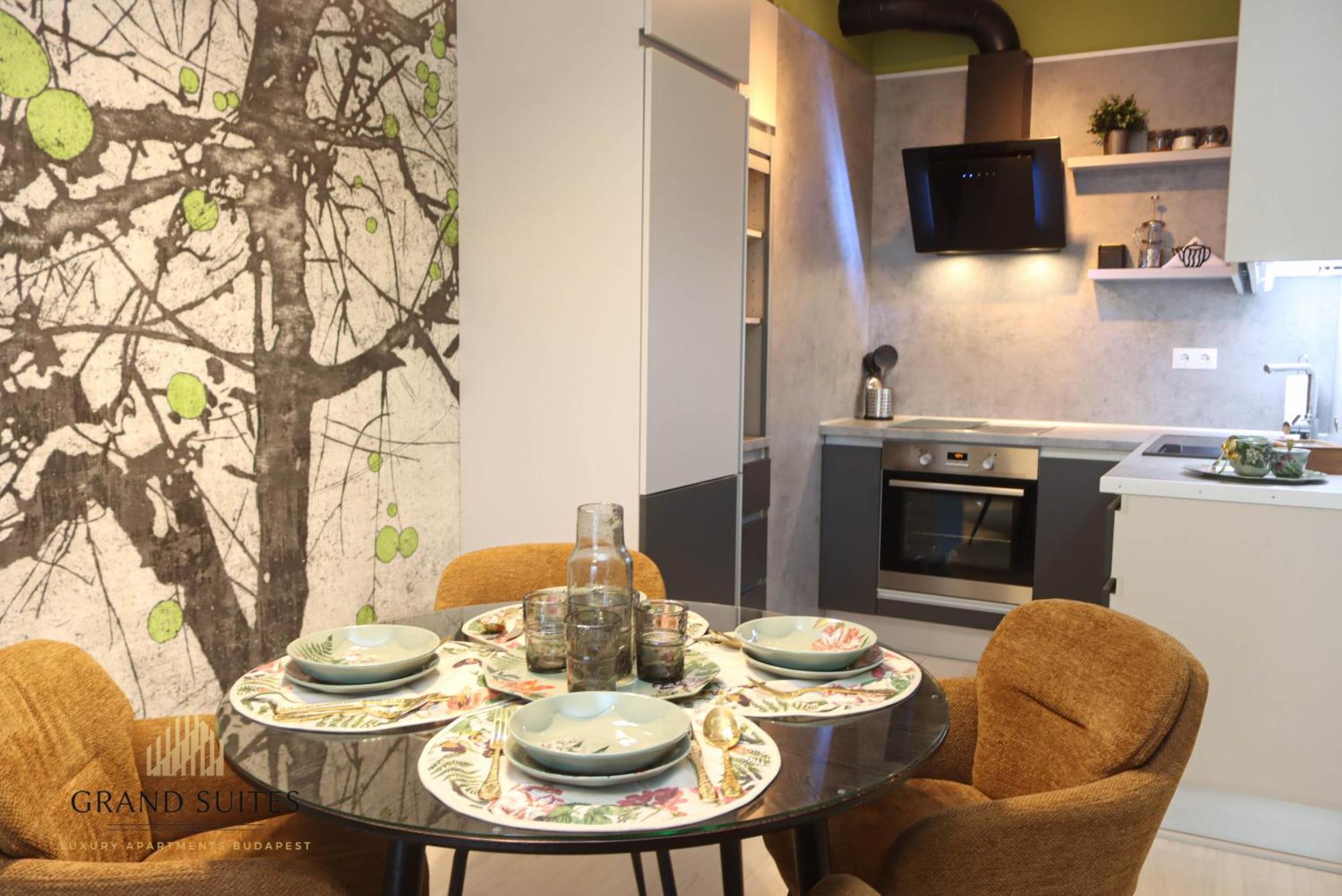 Grand Corvin Apartamento *