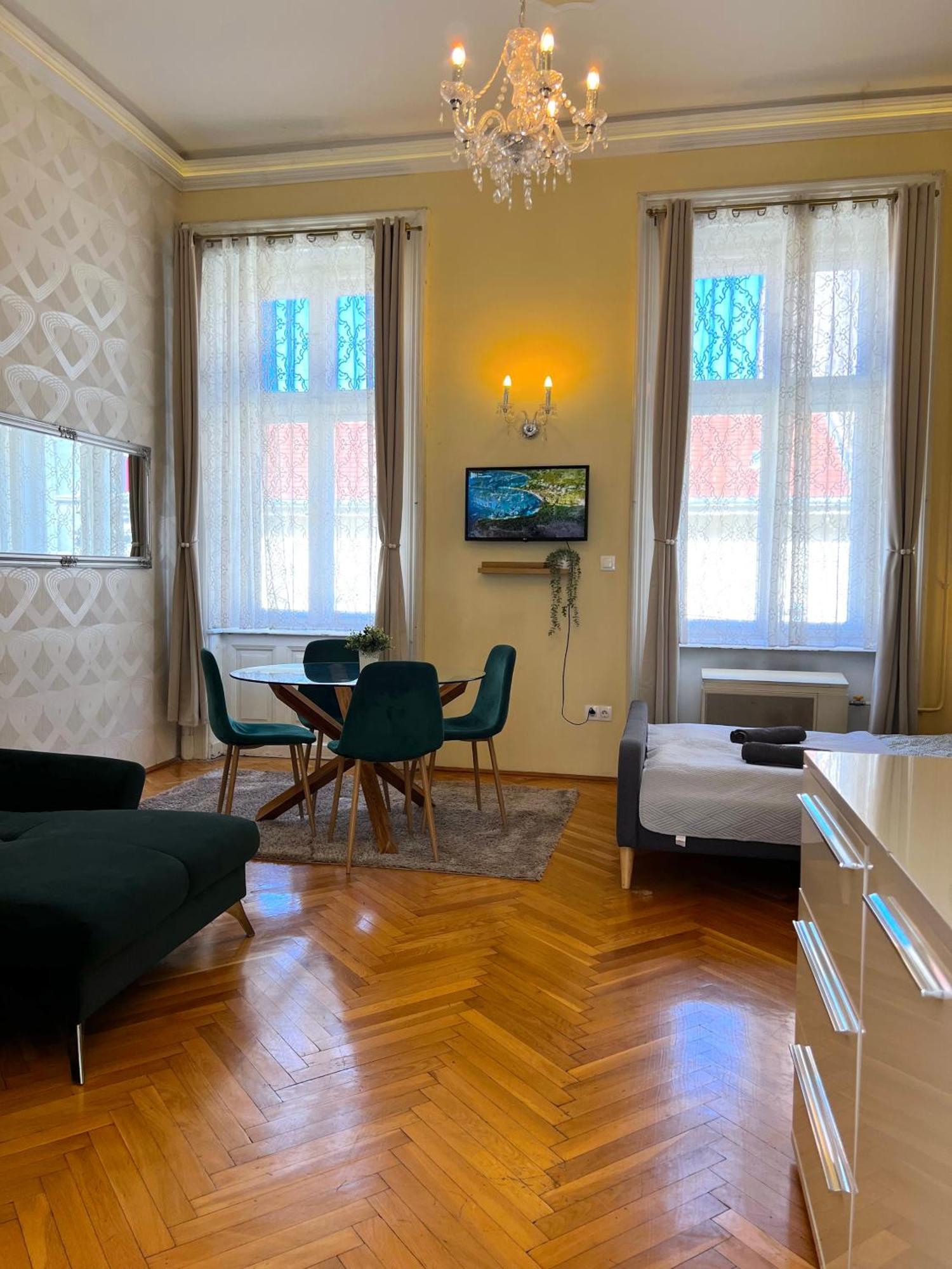 N38 By Small Apartment Budapest