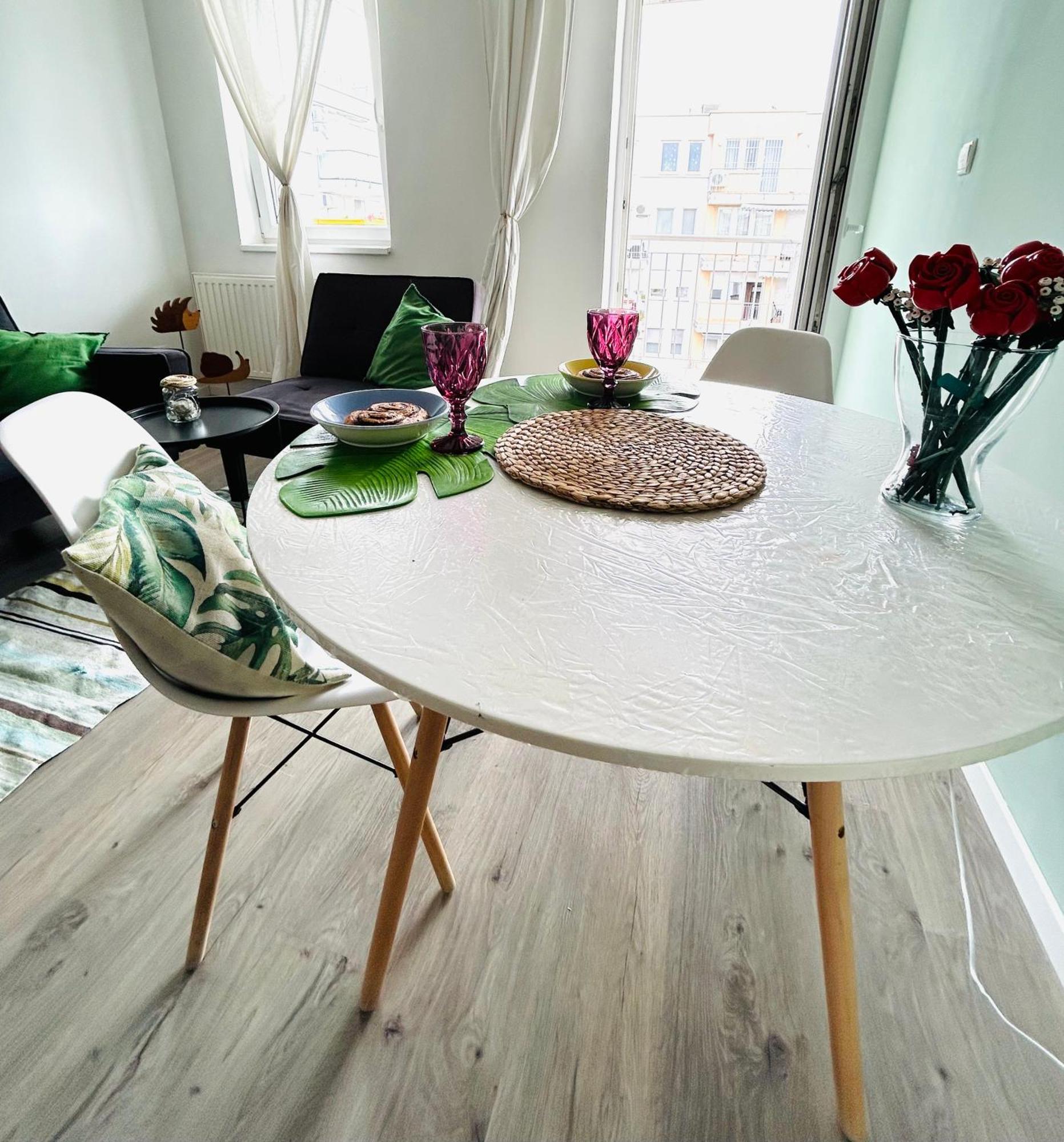 Urban Oasis In The Center Of Apartment