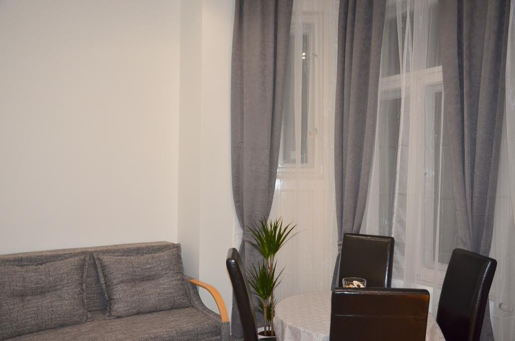 Apartment Vaci Street Downtown Budapest