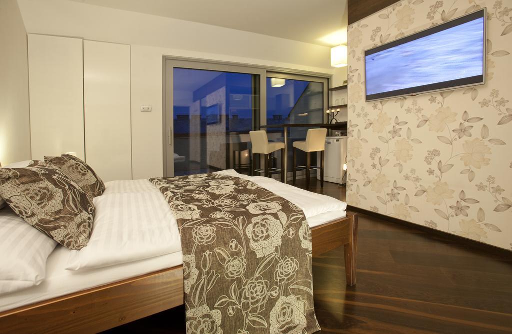Parliament Penthouse Boutique