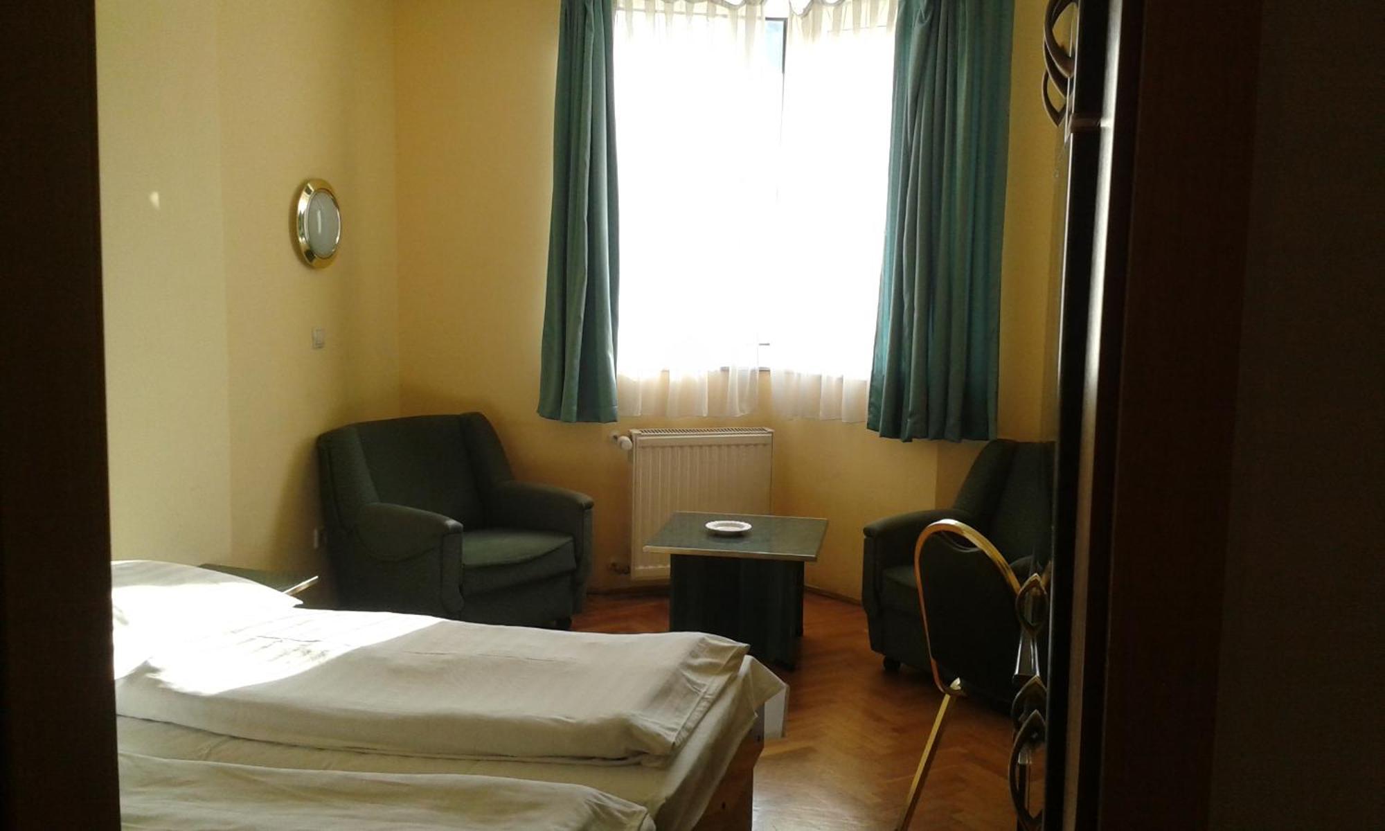 Bara 3* Budapest