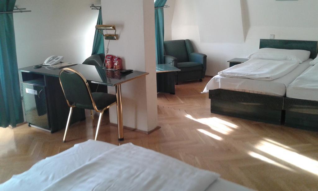 Bara Hotel Budapest