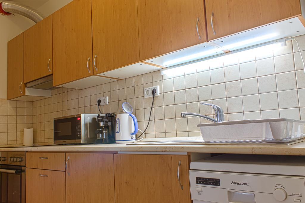 Dnd, Kun Apartments, Keleti Railway Station Budapest