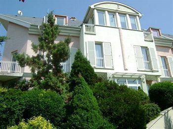 Belle Fleur Panzio Bed & Breakfast